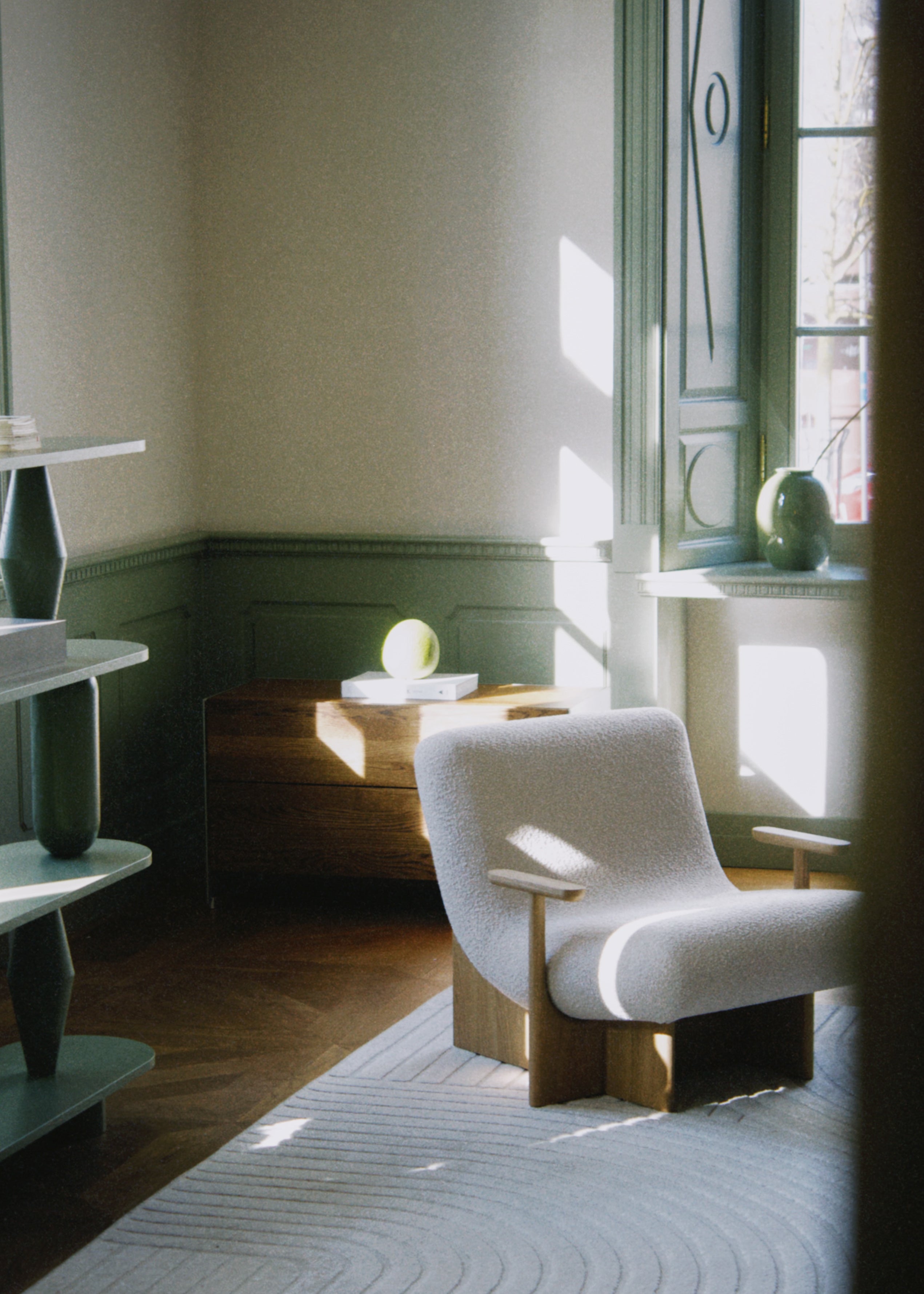 KIVO Green Armchair with Oak Base
