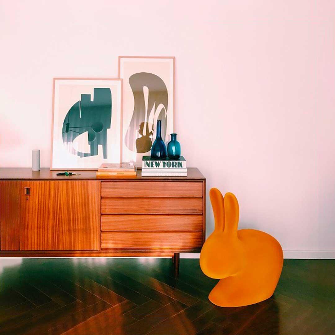 Krzesło RABBIT VELVET pomarańczowy Qeeboo    Eye on Design