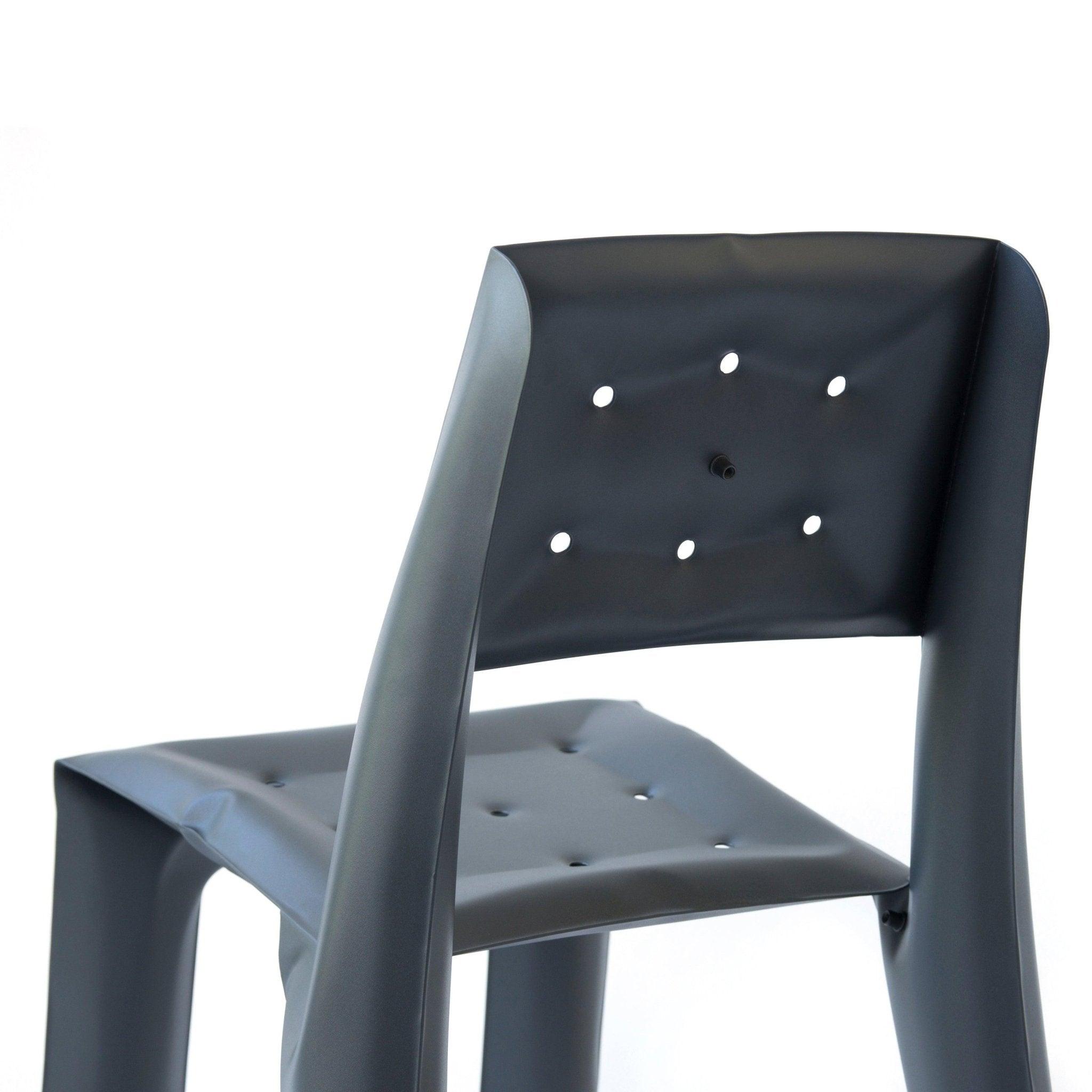 Krzesło stalowe CHIPPENSTEEL 0.5 grafitowy szary mat – Zieta Studio