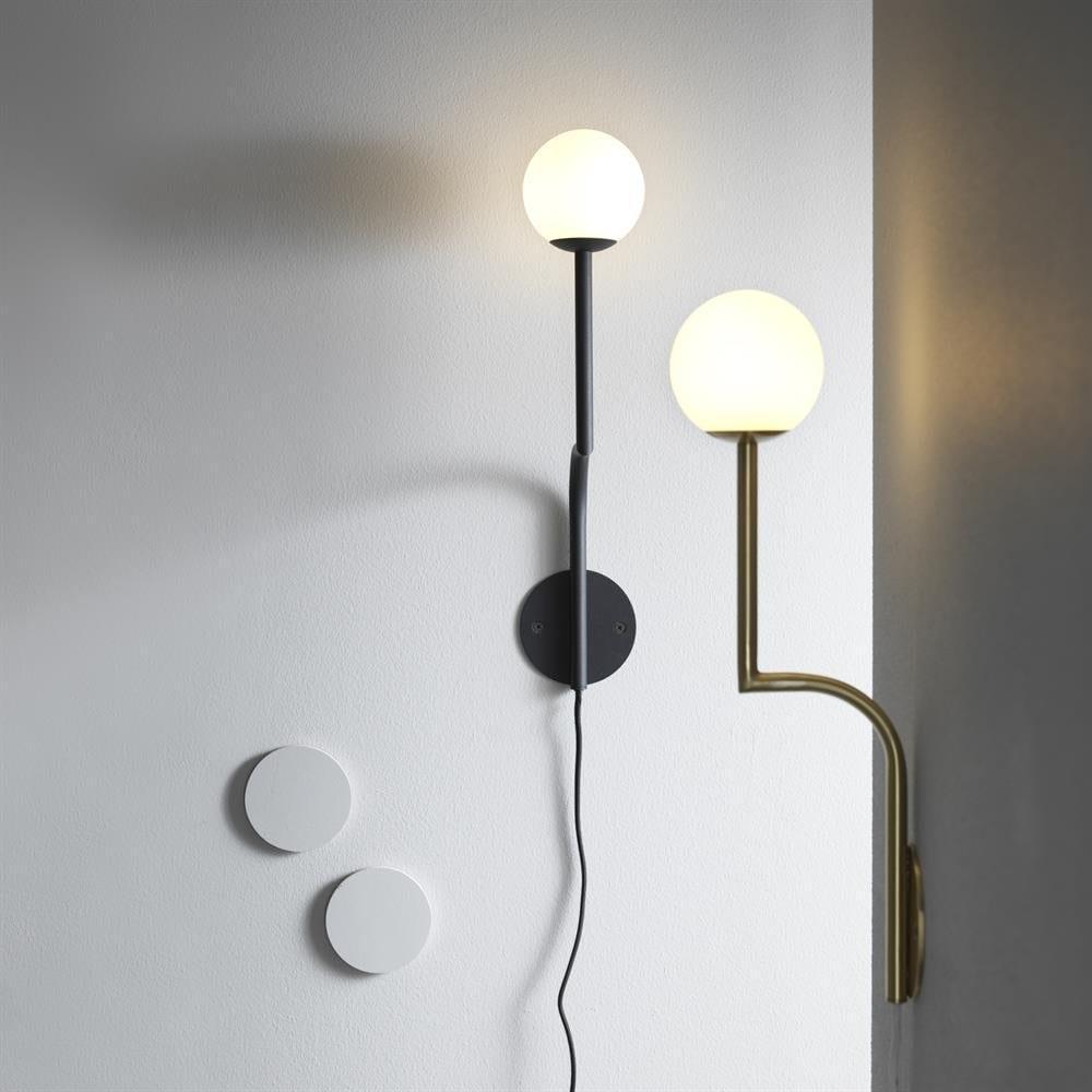 Lampa ścienna MOBIL mosiężny Pholc    Eye on Design