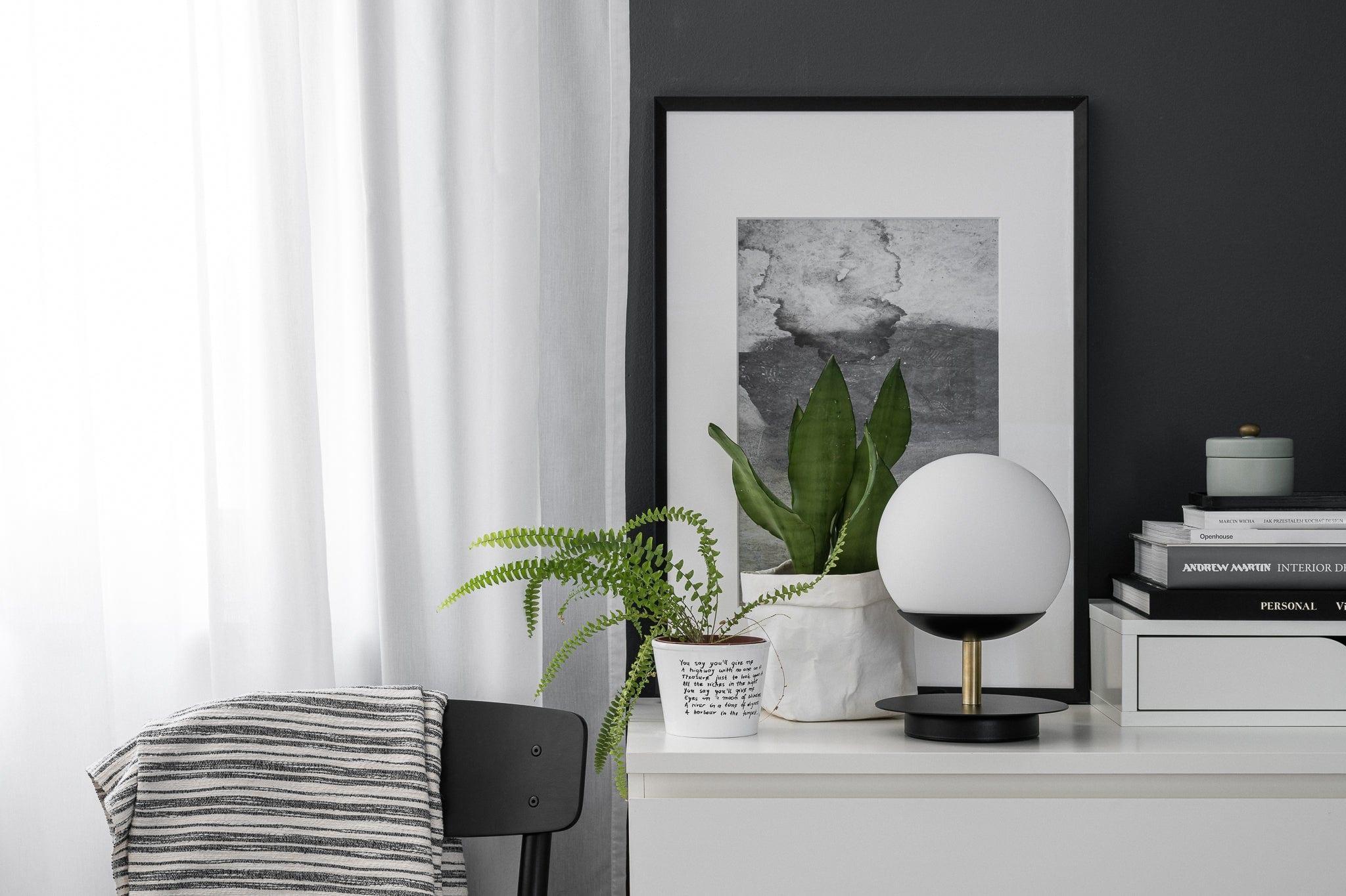 Lampa stołowa PLAAT czarno-złoty Ummo    Eye on Design