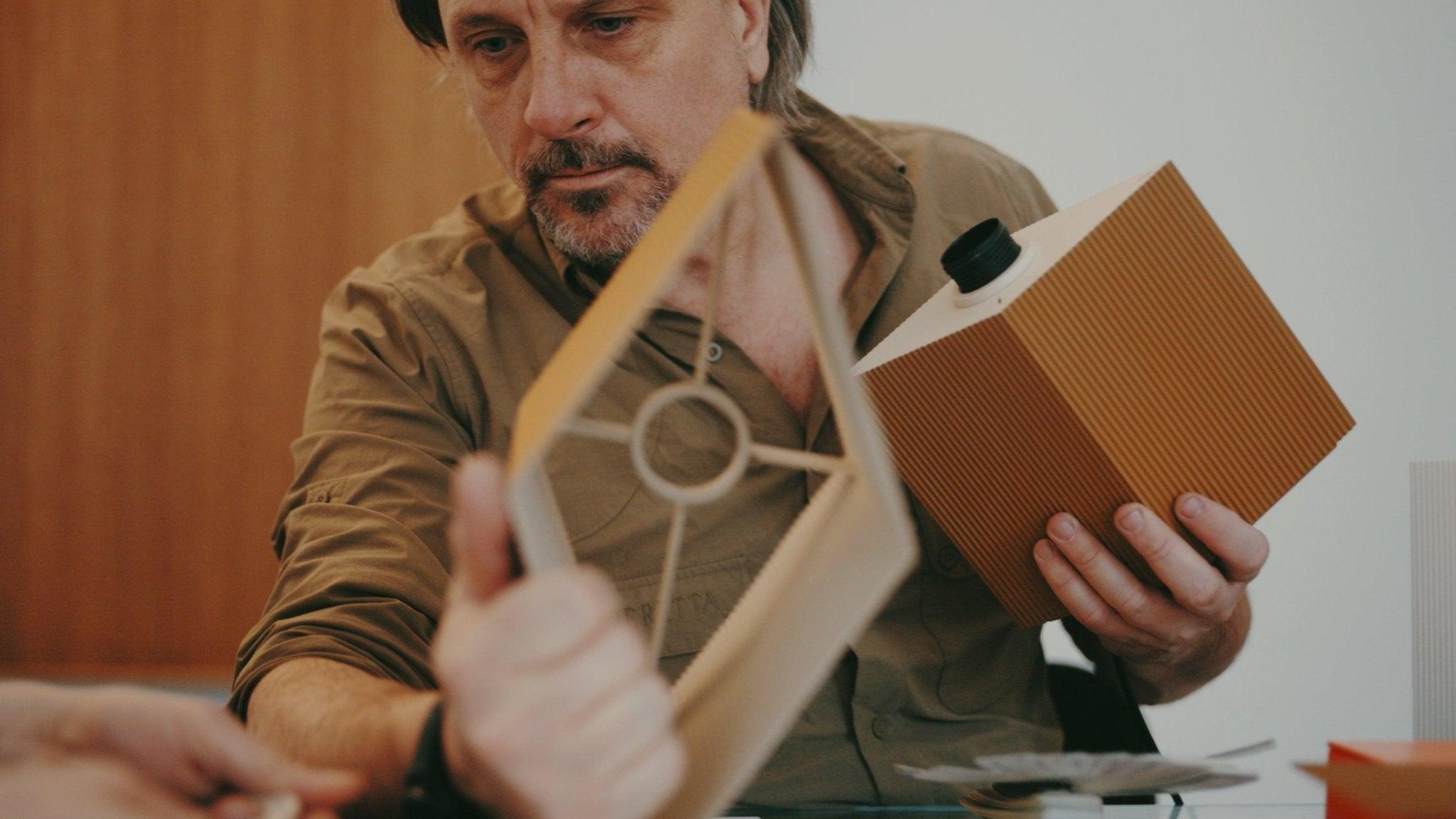 Lampa stołowa ROMB kumin Pholc    Eye on Design