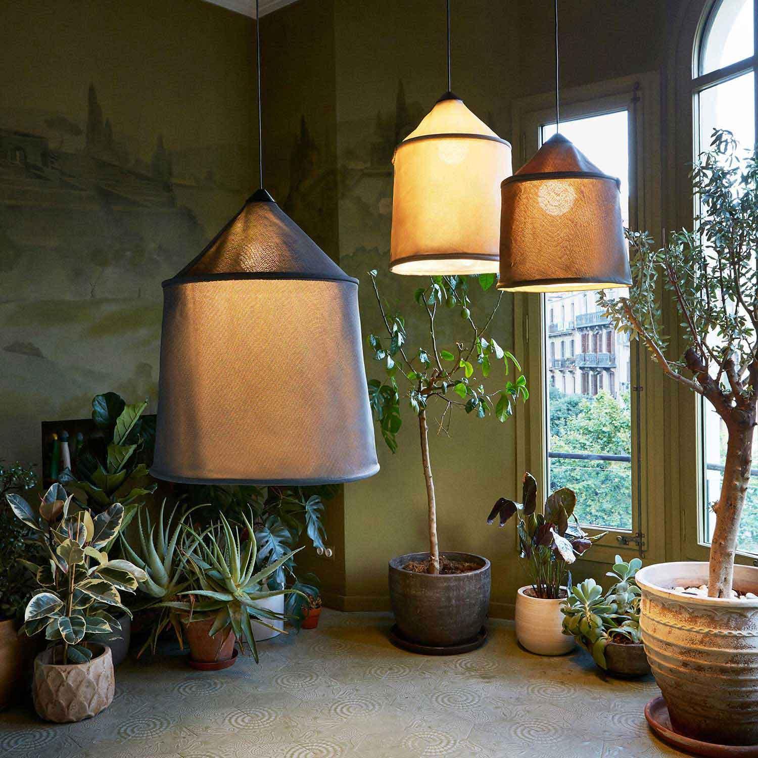 Lampa wisząca zewnętrzna JAIMA szary Marset    Eye on Design