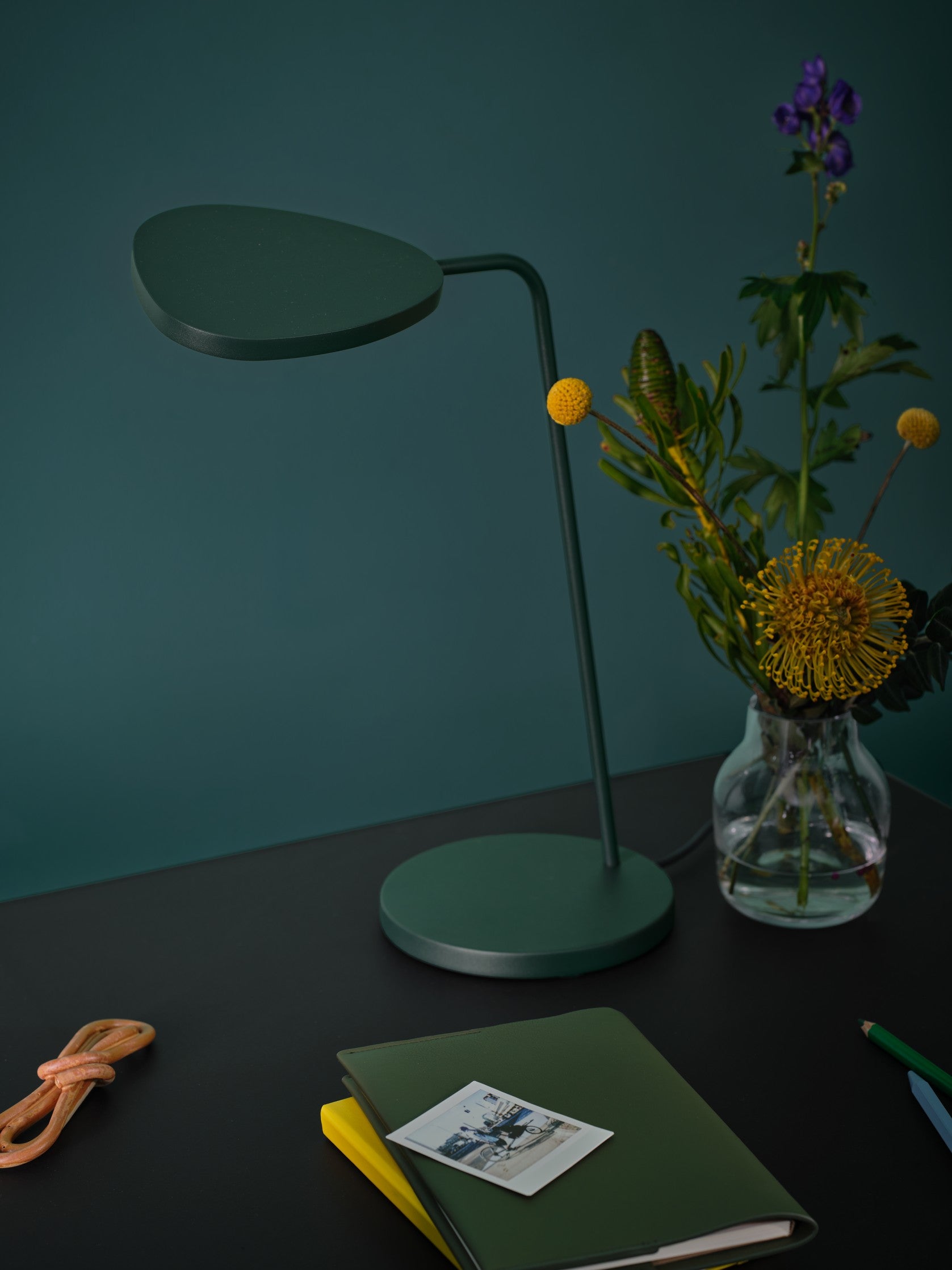 LEAF table lamp gray