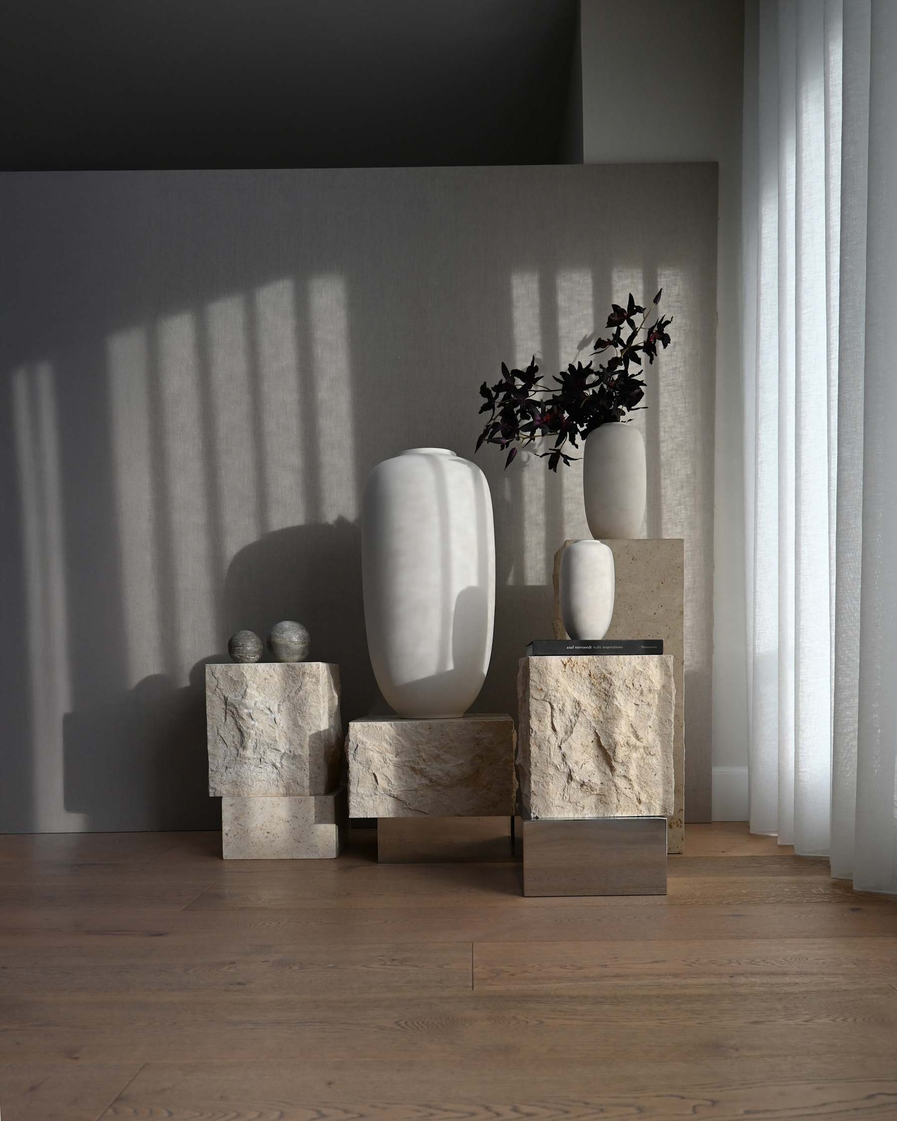 SUNAO SLIM vase white ceramic