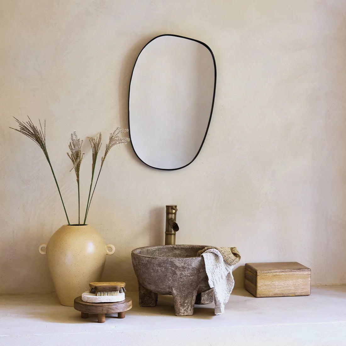 Lustro podłużne ORGANIC czarny Urban Nature Culture    Eye on Design