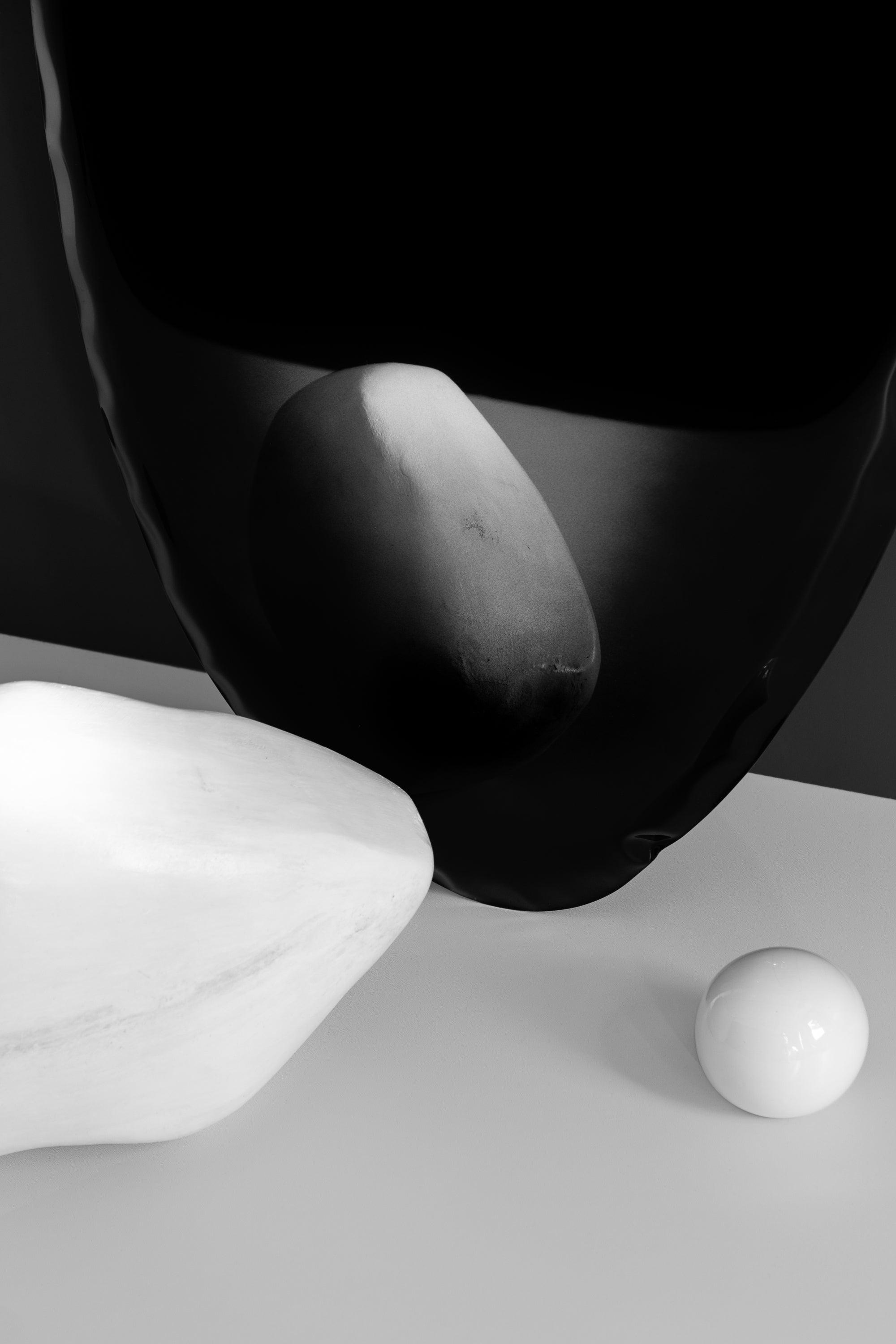 Lustro TAFLA O transitions ciemna materia Zieta Studio    Eye on Design