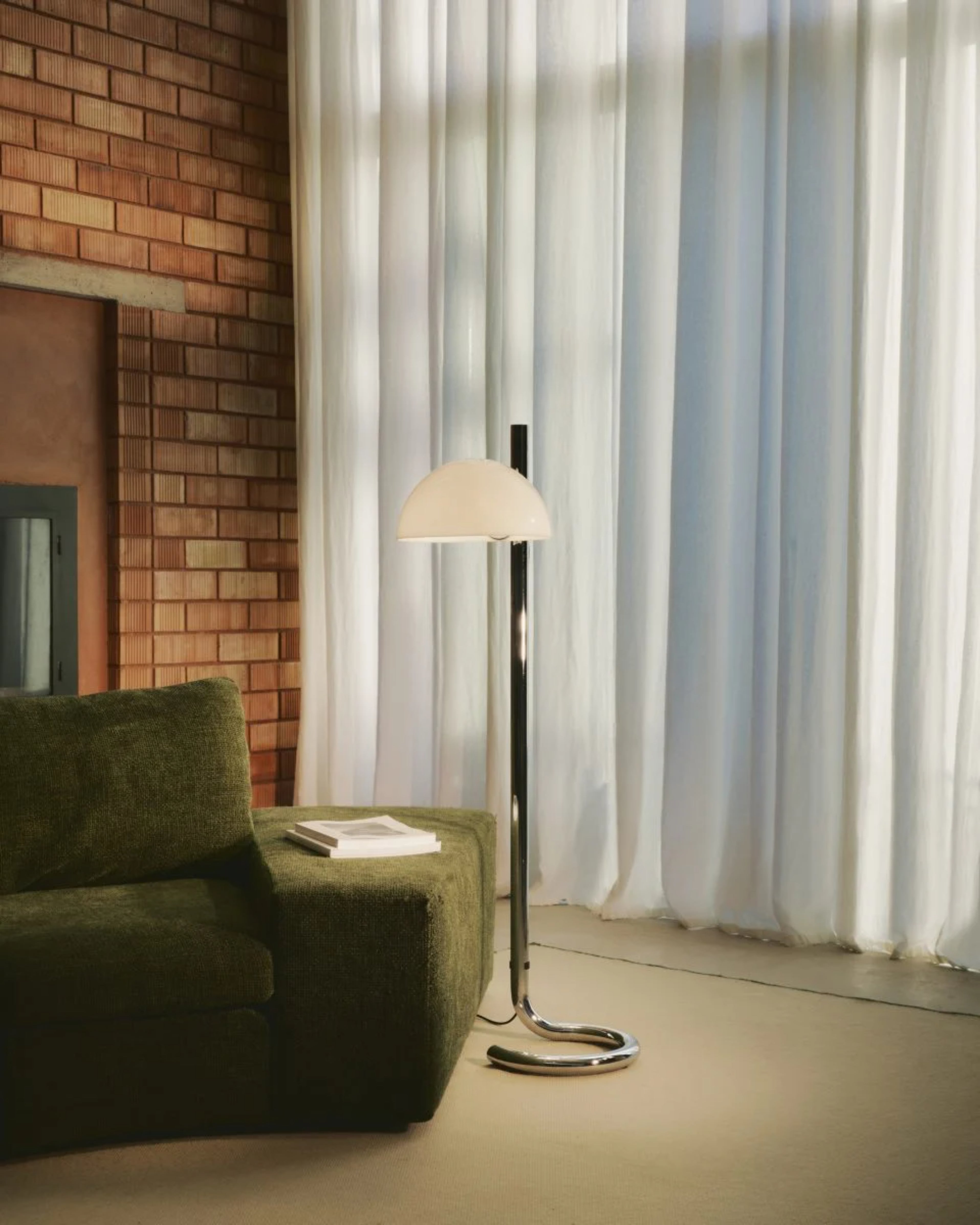 Lampa podłogowa LAURO biały klosz ze stalową podstawą