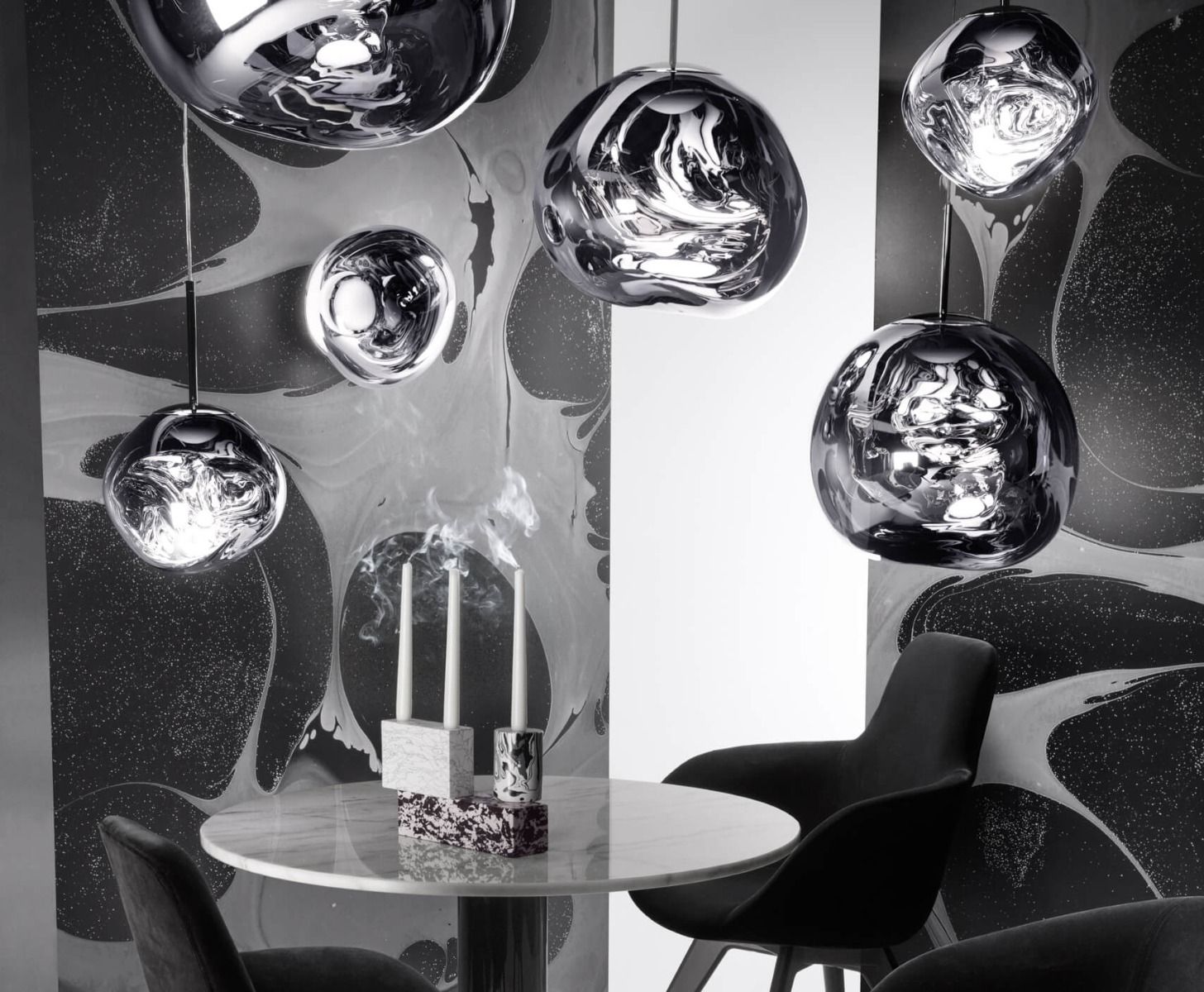 Stříbrná závěsná lampa MELT ROUND