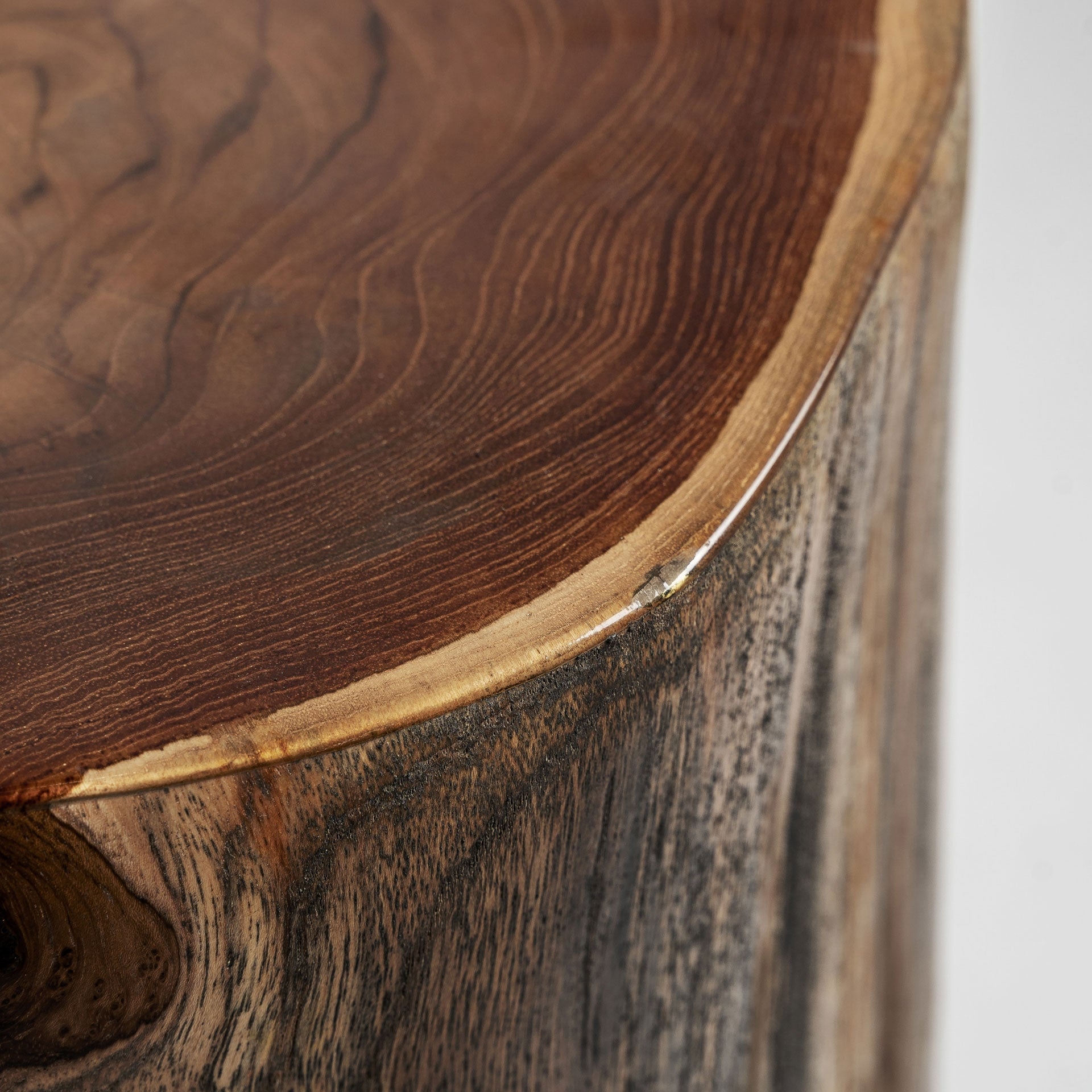 BITCHE Side Table Suar Wood