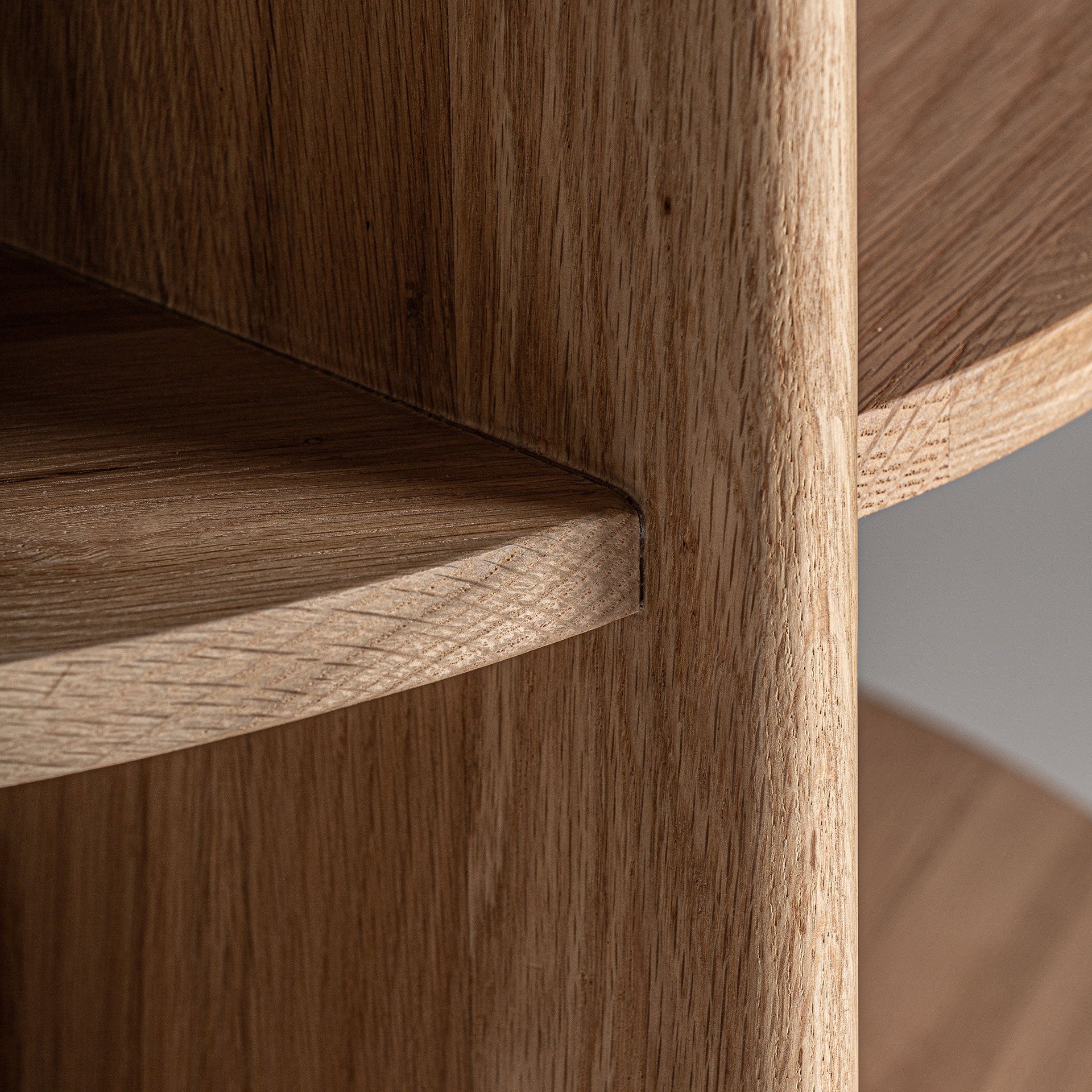 NARA Side Table in Oak Wood with Black Marble Top