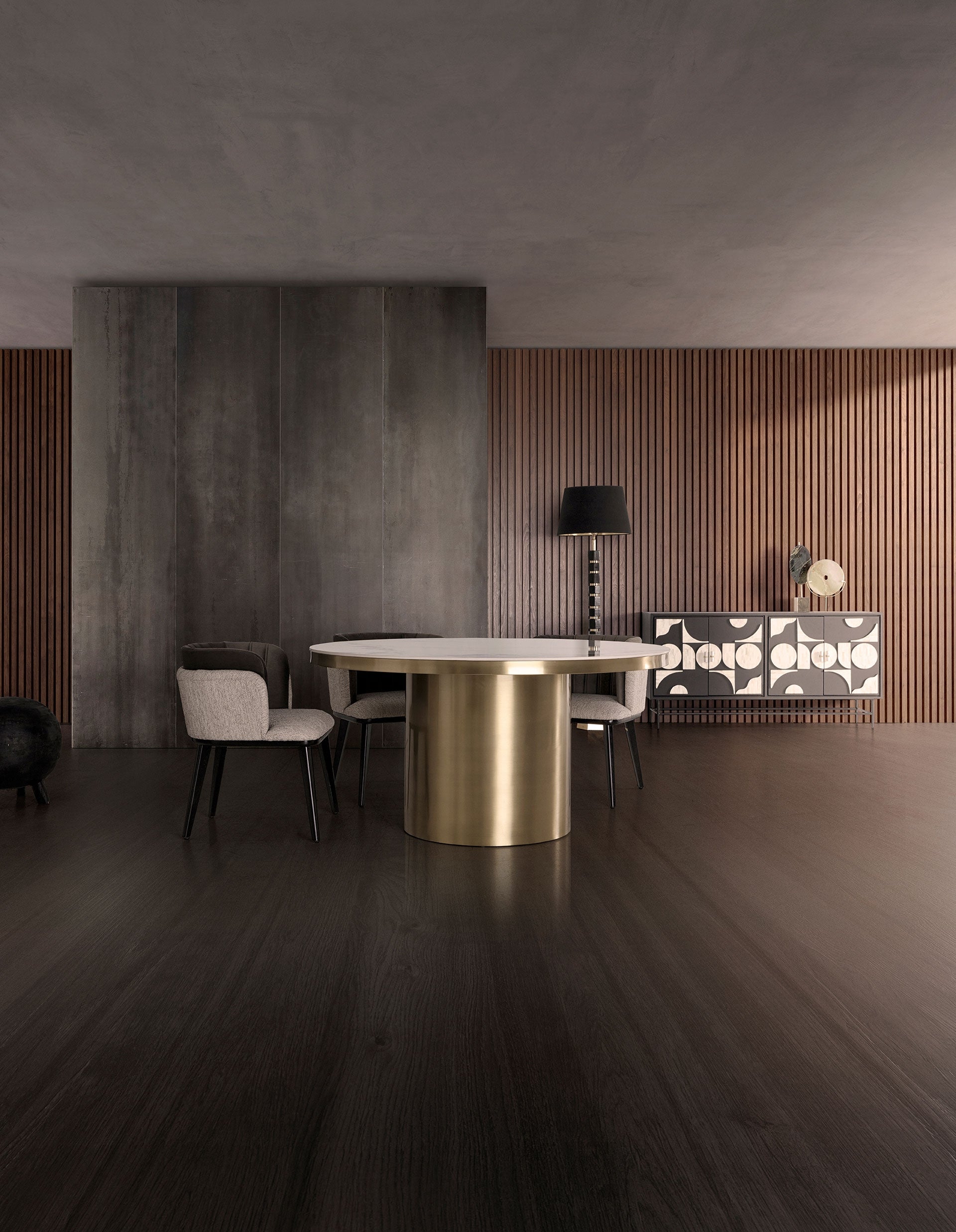 Kulatý stůl ASTACH z porcelánového spíšku se zlatou základnou