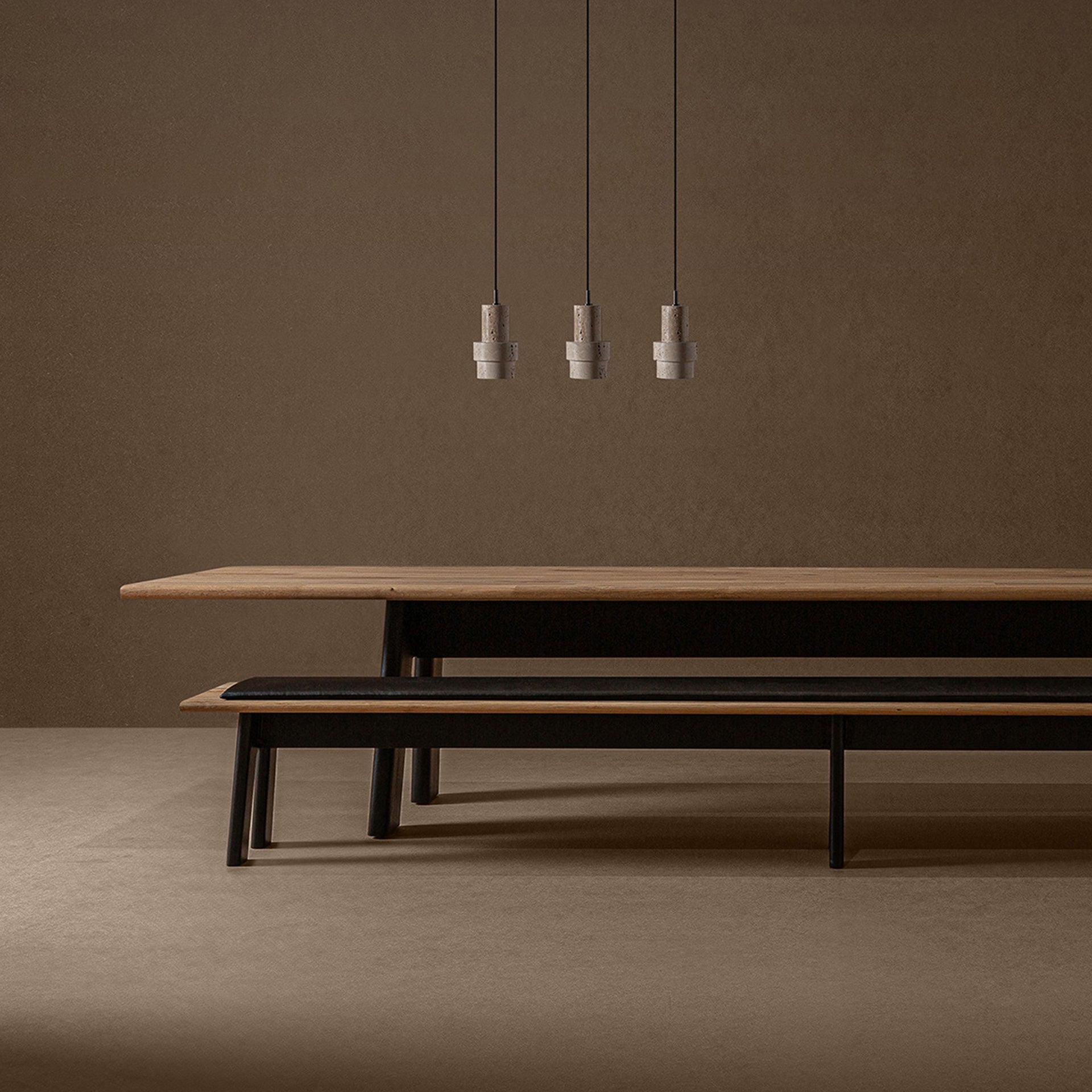 Stůl NARA z dubového dřeva s černým podstavcem