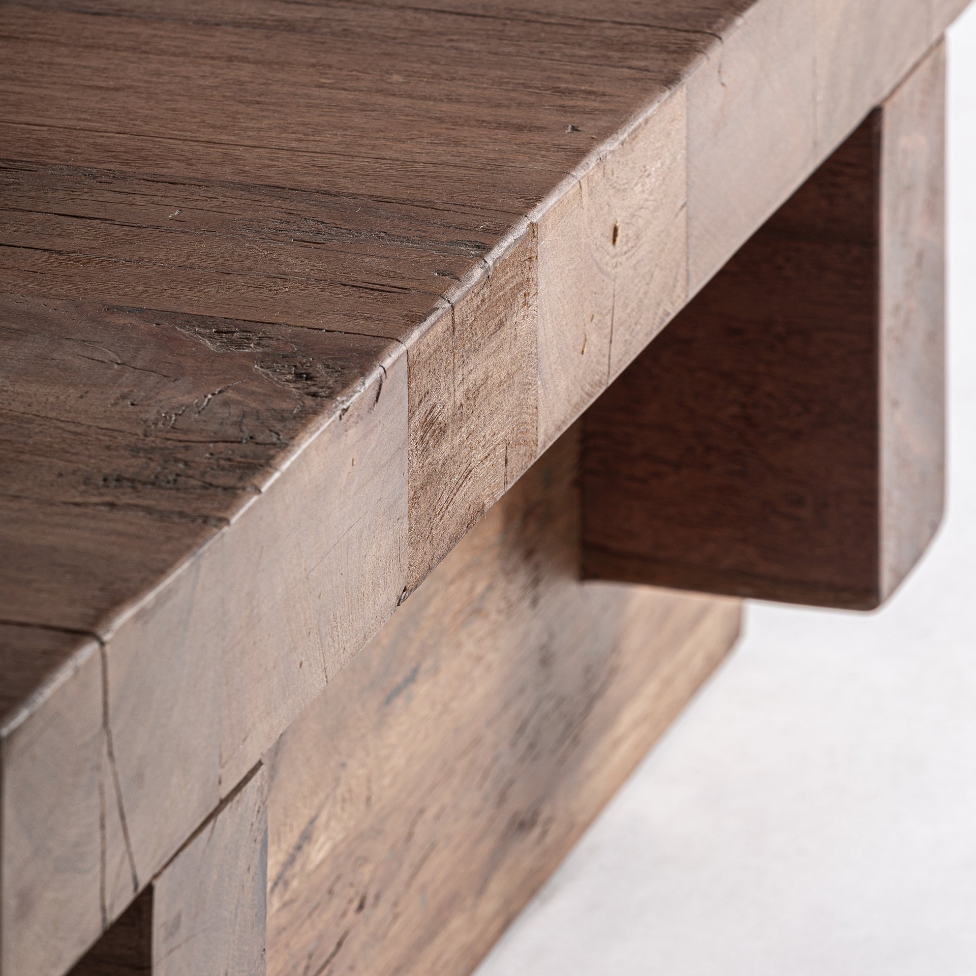 Konferenční stolek BRUTALIST z recyklovaného dřeva