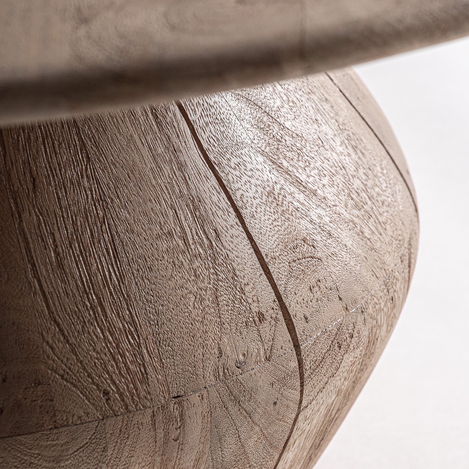 Kulatý konferenční stolek JACQUARD z mangového dřeva