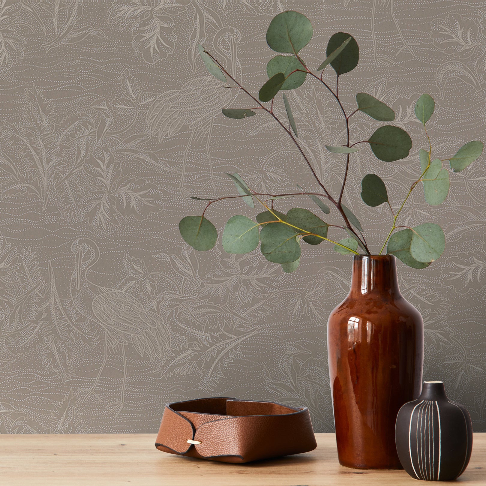 Structural wallpaper with a plant and animal motif MIRADOR - MARRON GLACÉ/NACRÉ brown