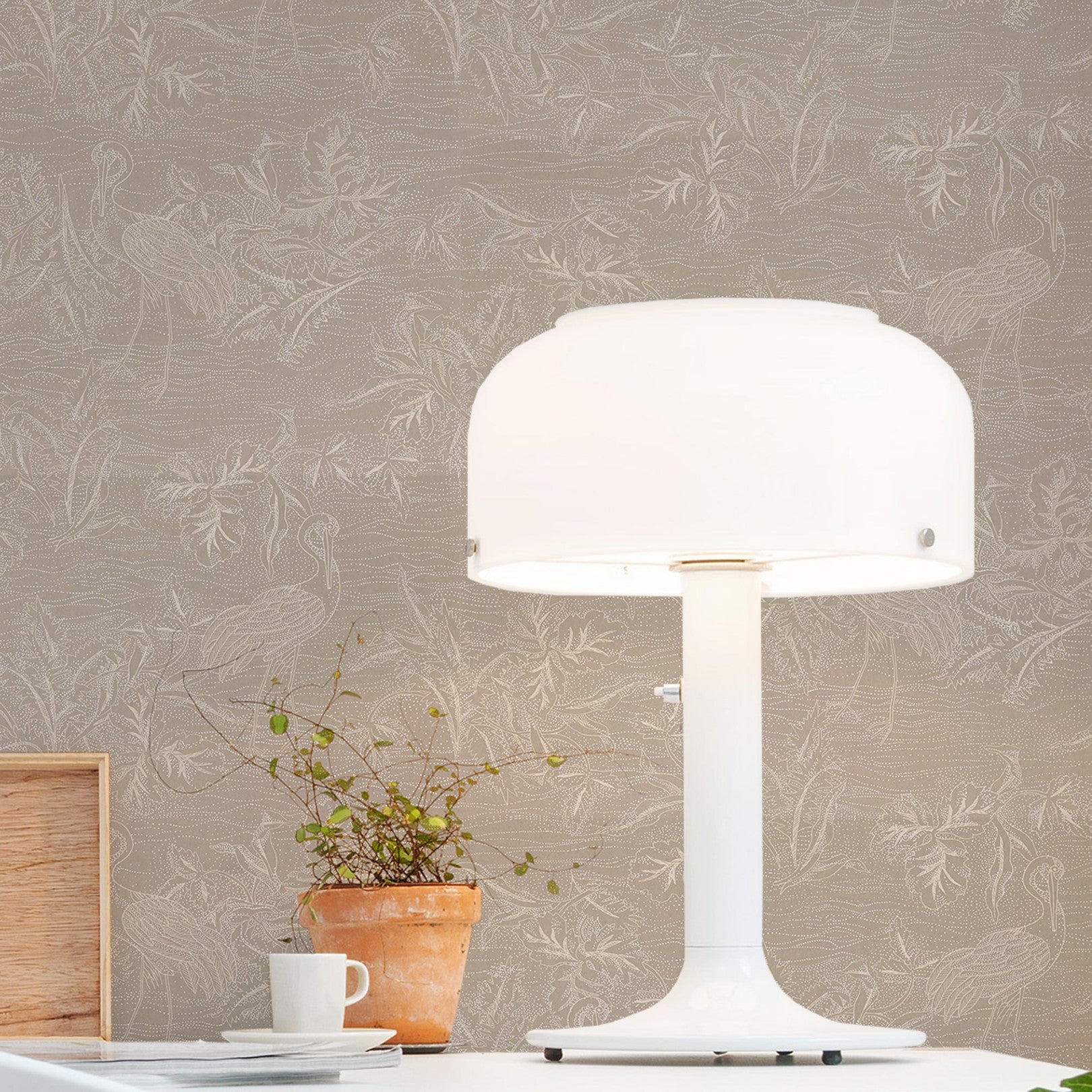 Structural wallpaper with a plant and animal motif MIRADOR - MARRON GLACÉ/NACRÉ brown