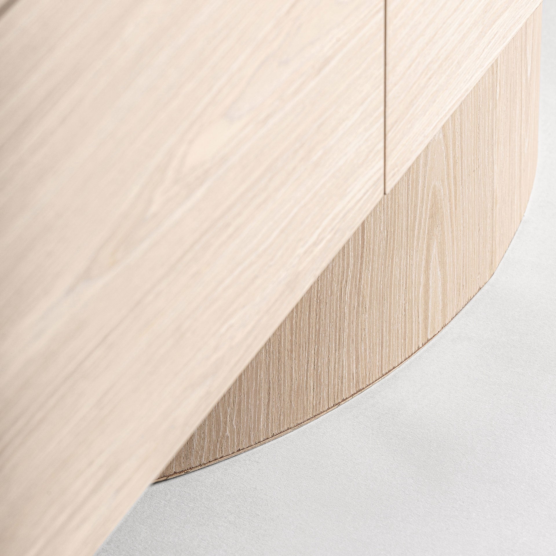 Televizní stolek PRAYSSAC dubová dýha