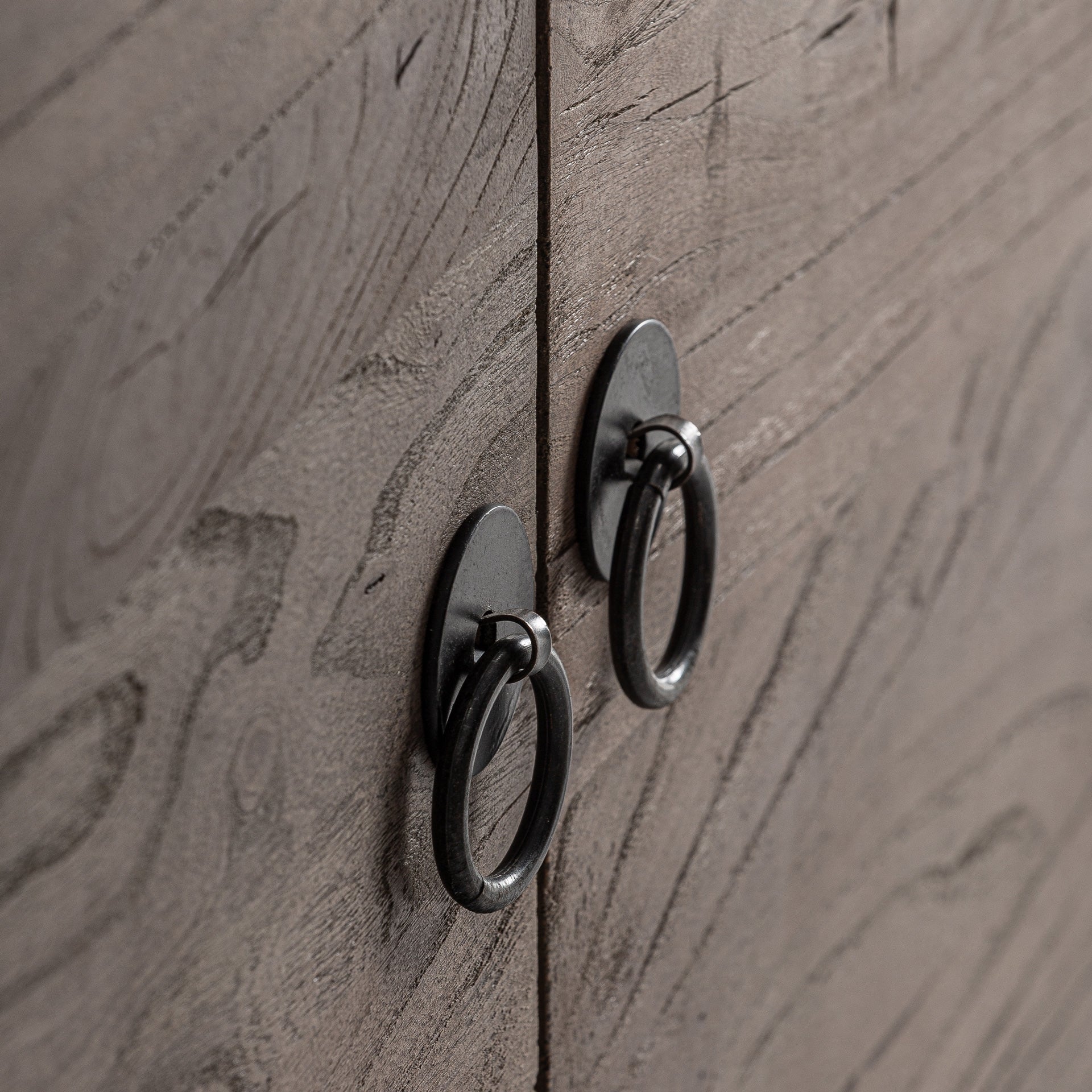 RTV skříň UNTZA z recyklovaného borového dřeva