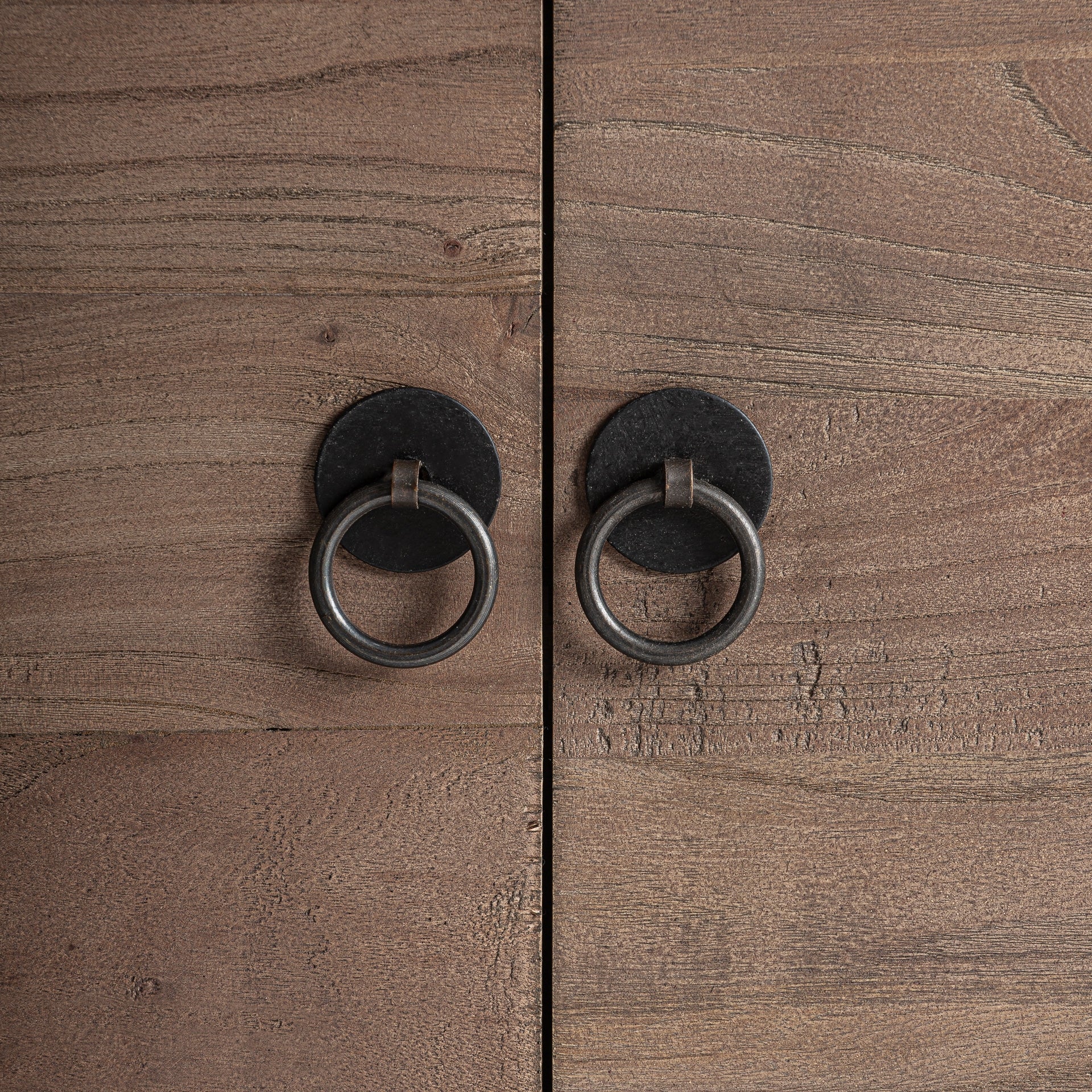 RTV skříň UNTZA z recyklovaného borového dřeva