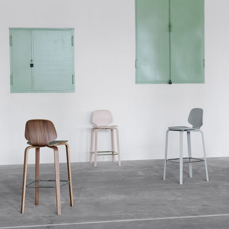 Barová židle čalouněná MY s černým podstavcem