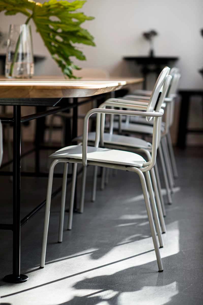 Židle NEW SCHOOL béžová základna