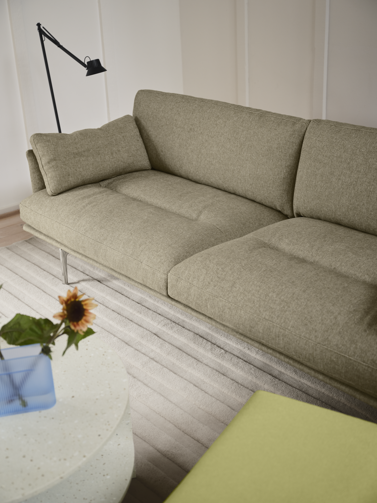 Sofa pro 2 osoby OUTLINE SOFT čalouněná