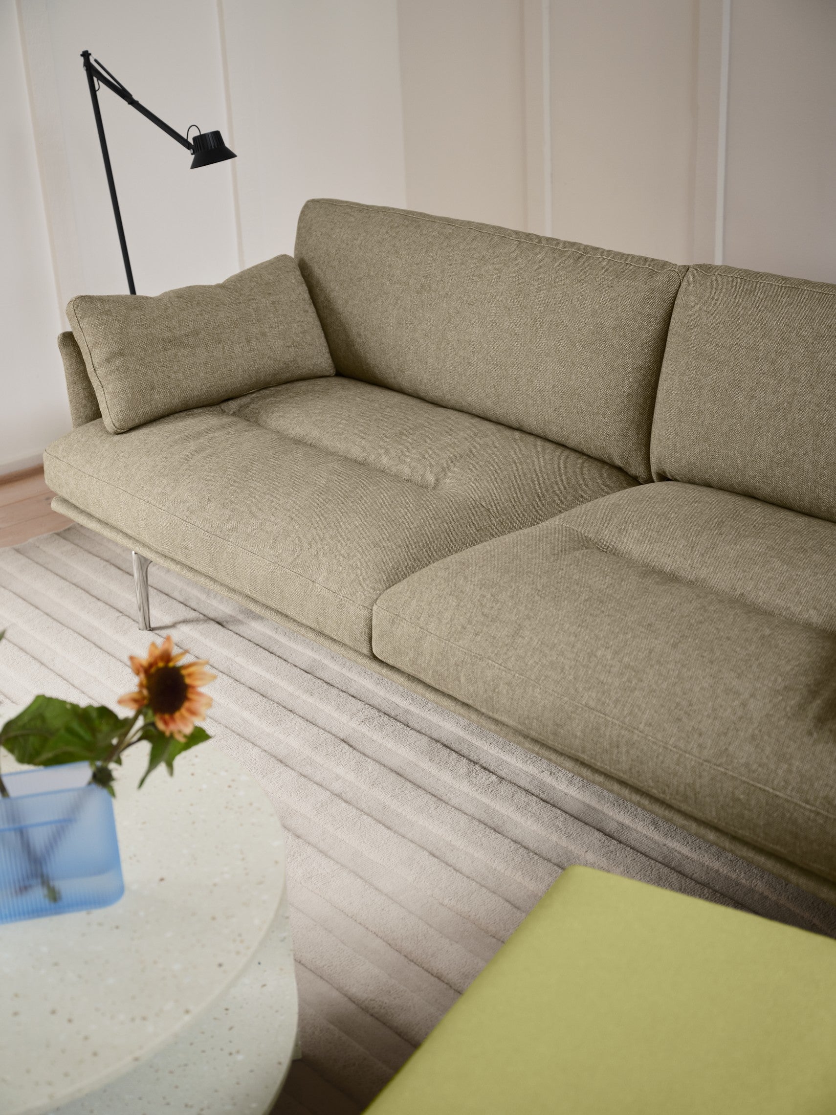 Lampa podłogowa do czytania regulowana DEDICATE czarny