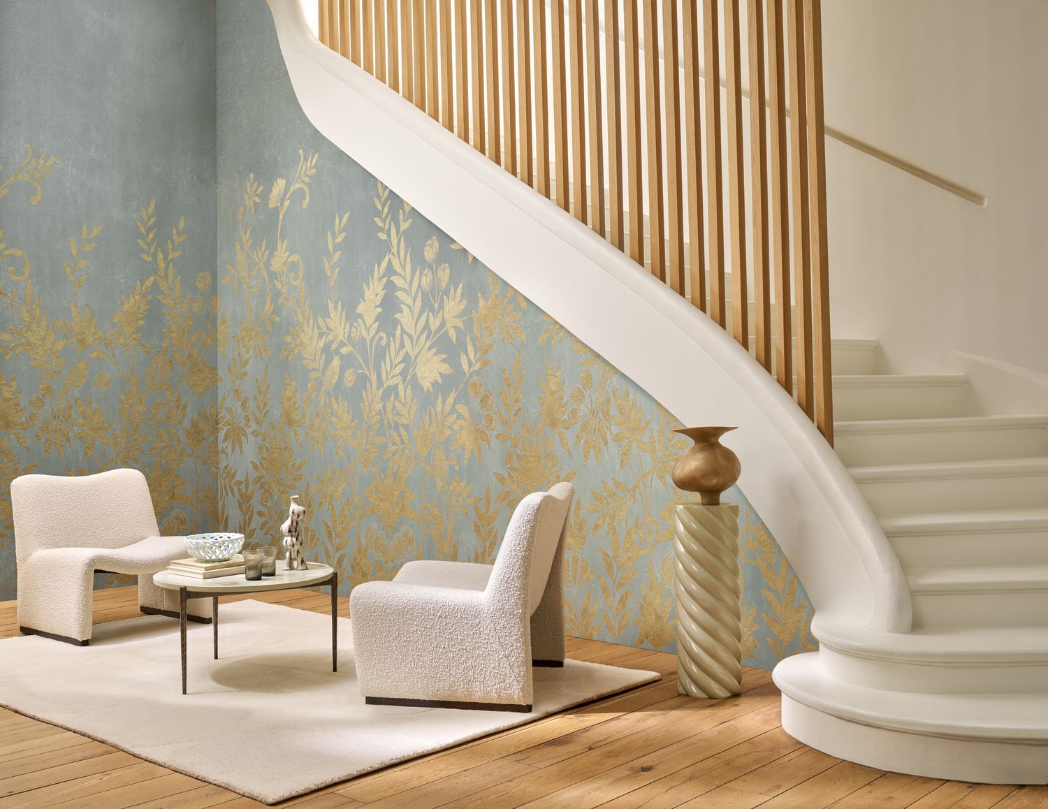 Mural with a plant motif of JARDIN DE DIANE leaves in gray-blue with gold