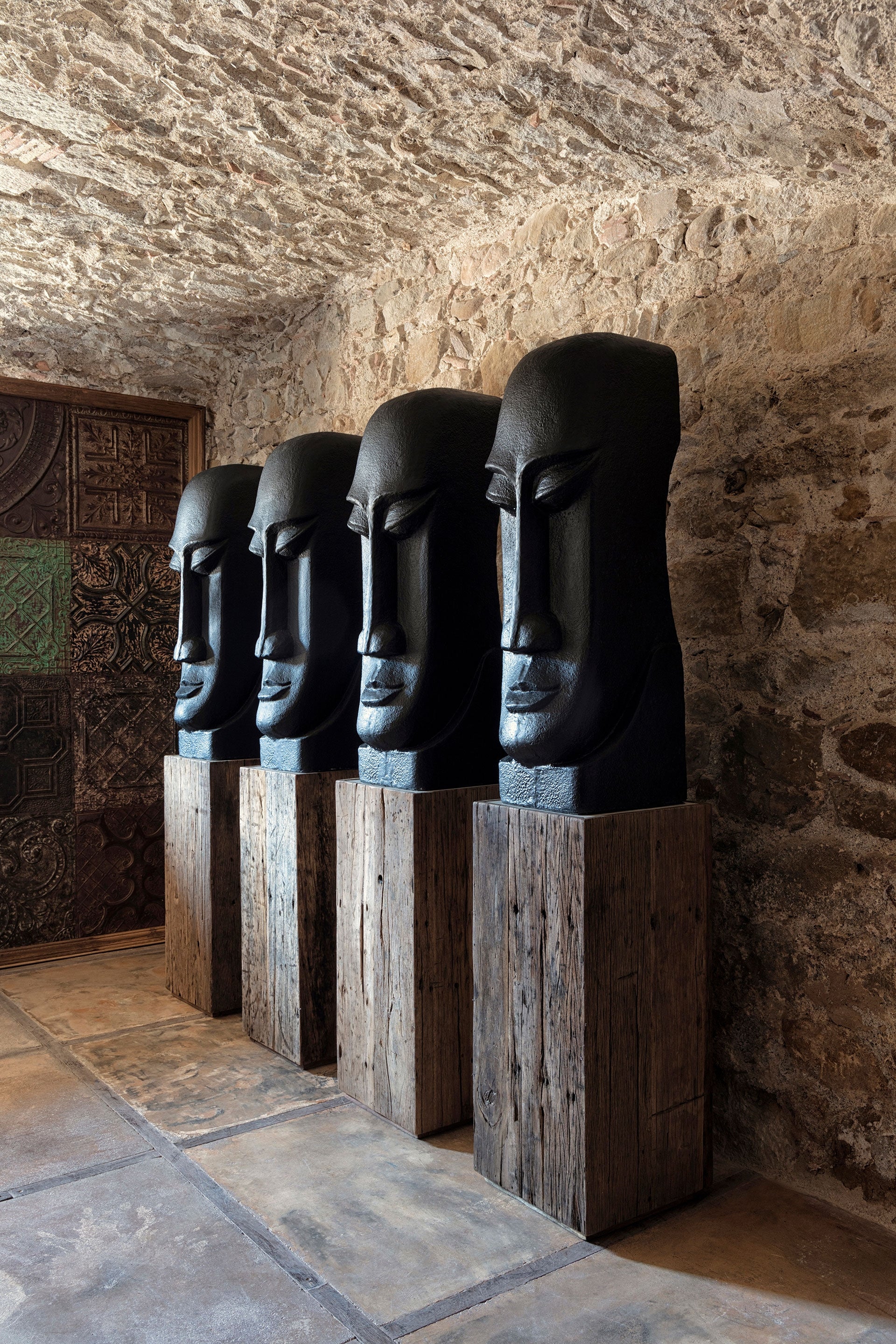 Kolumna SAMSUN drewno sosnowe z recyklingu z marmurowym blatem