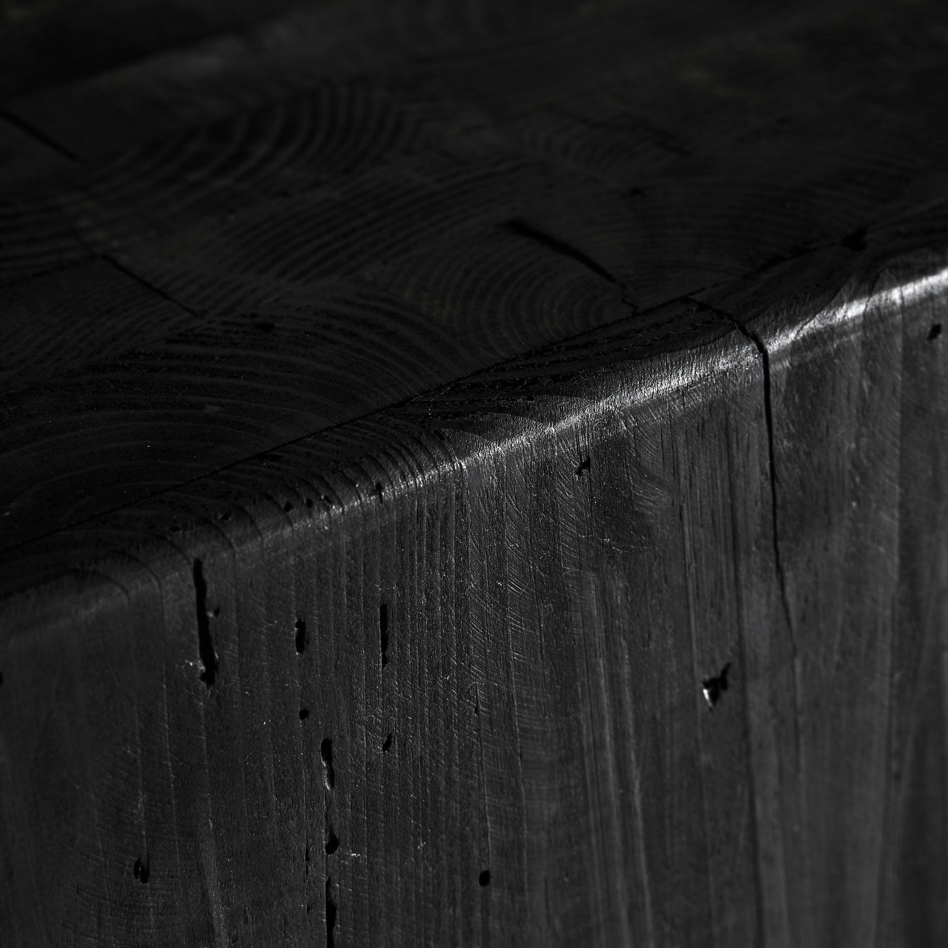 VIEVY Column Black Recycled Pine Wood