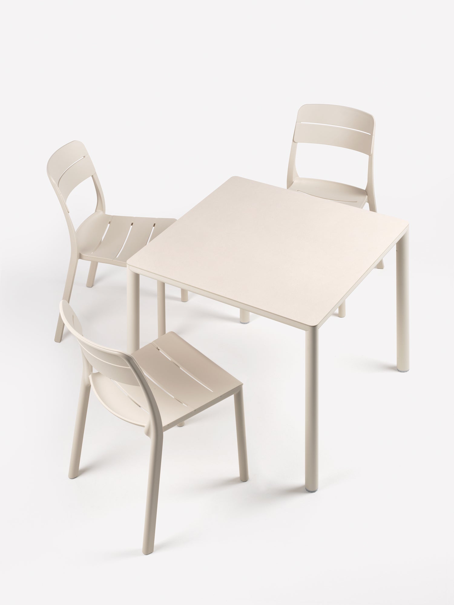 Čtvercový venkovní stolek PIAVE antracitový