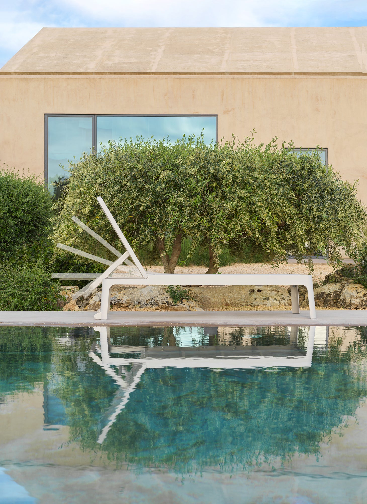 PLANO Beige Outdoor Lounger