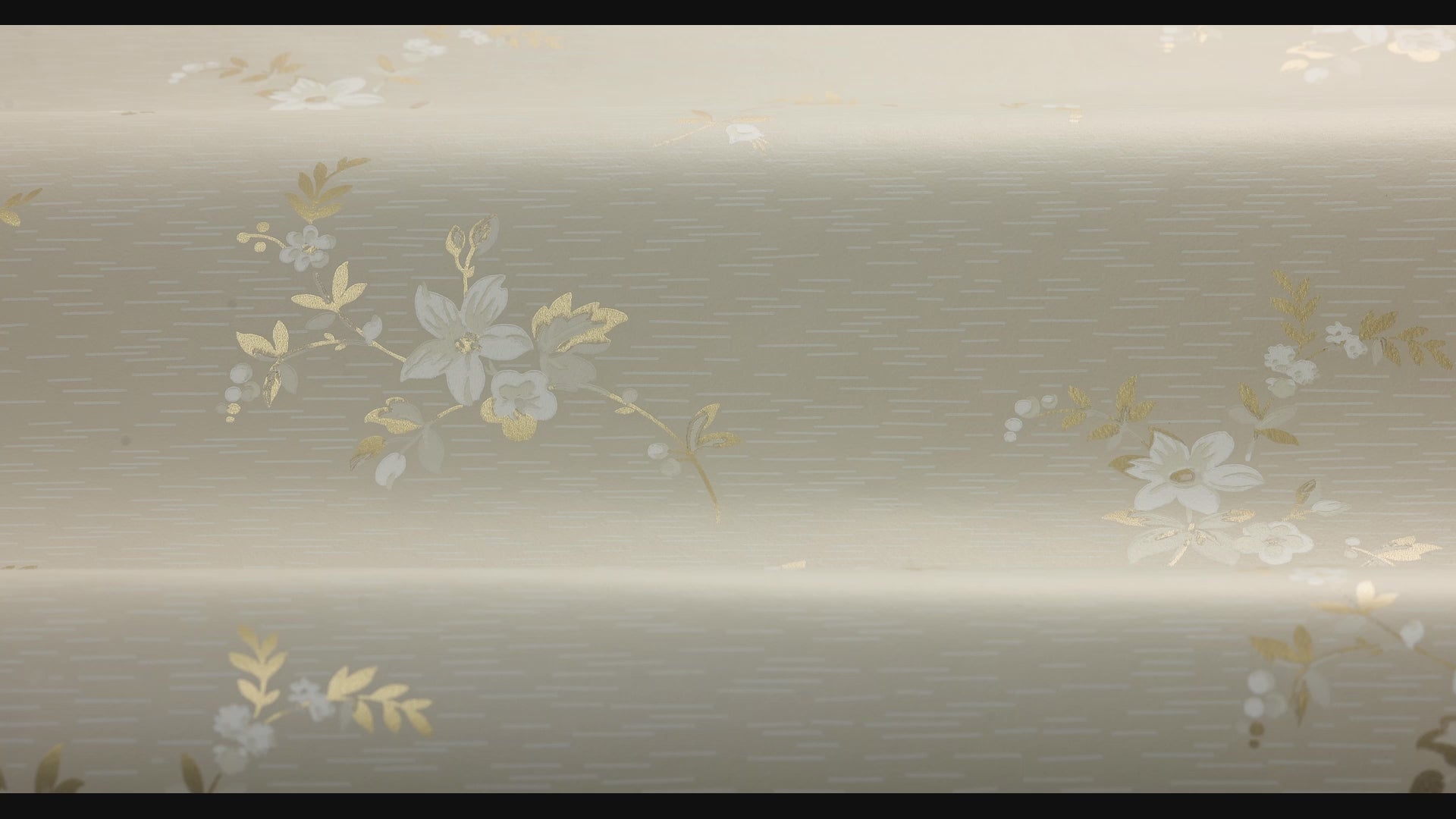 SAGA Beige Floral Pattern Wallpaper with Gold