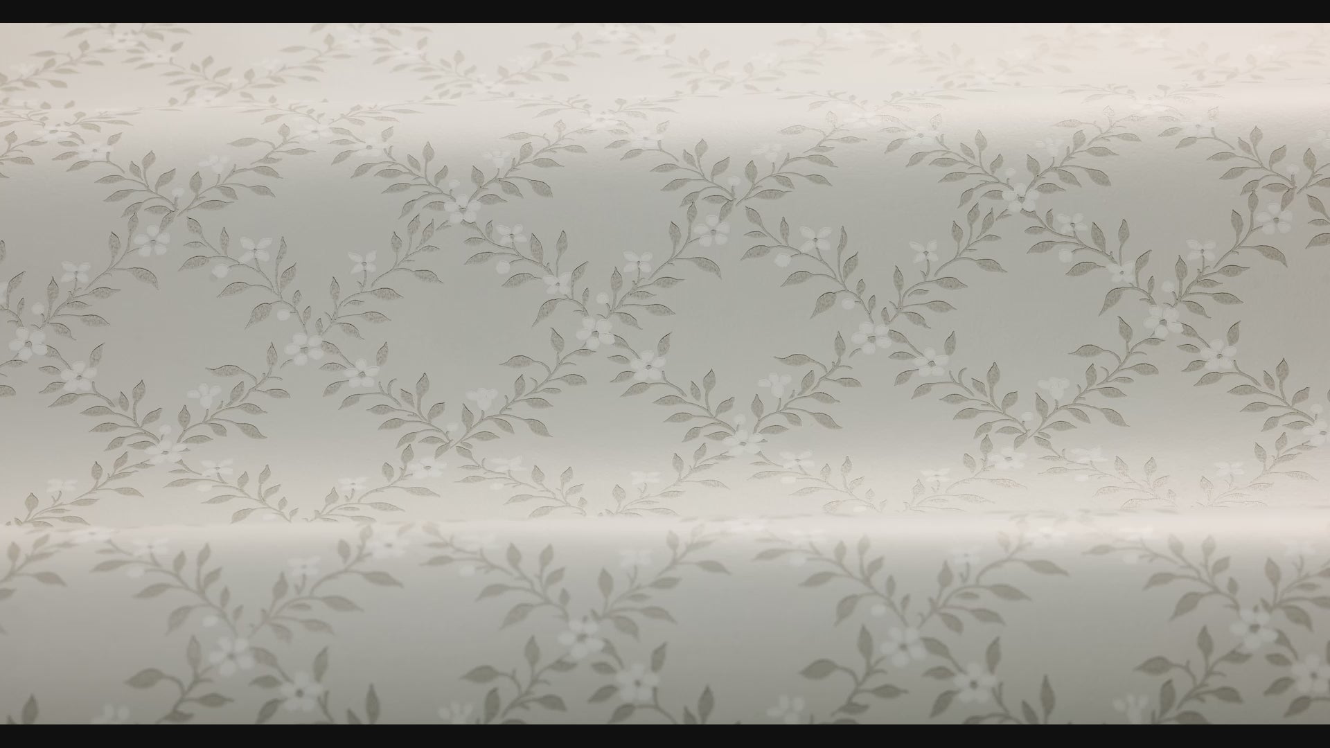 Tapeta s rostlinným motivem SOMMARSLÖJA béžová s bílou