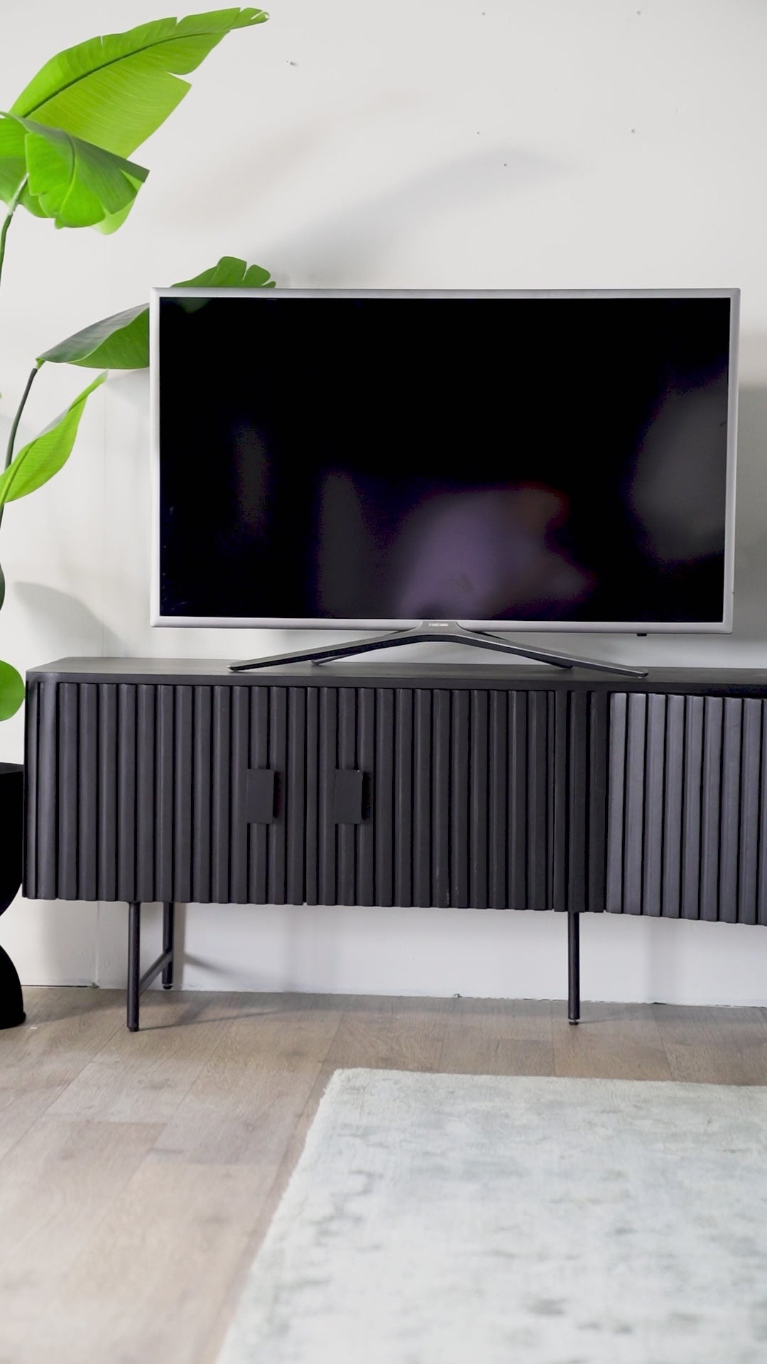 Televizní stolek REMI černé mango dřevo