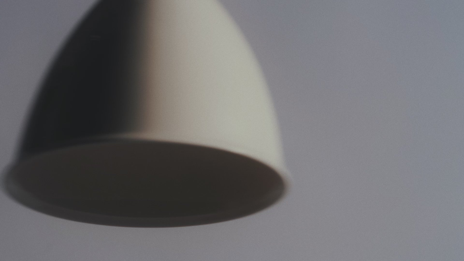 Závěsné svítidlo BESTLITE BL9 mosaz s krémovým stínidlem