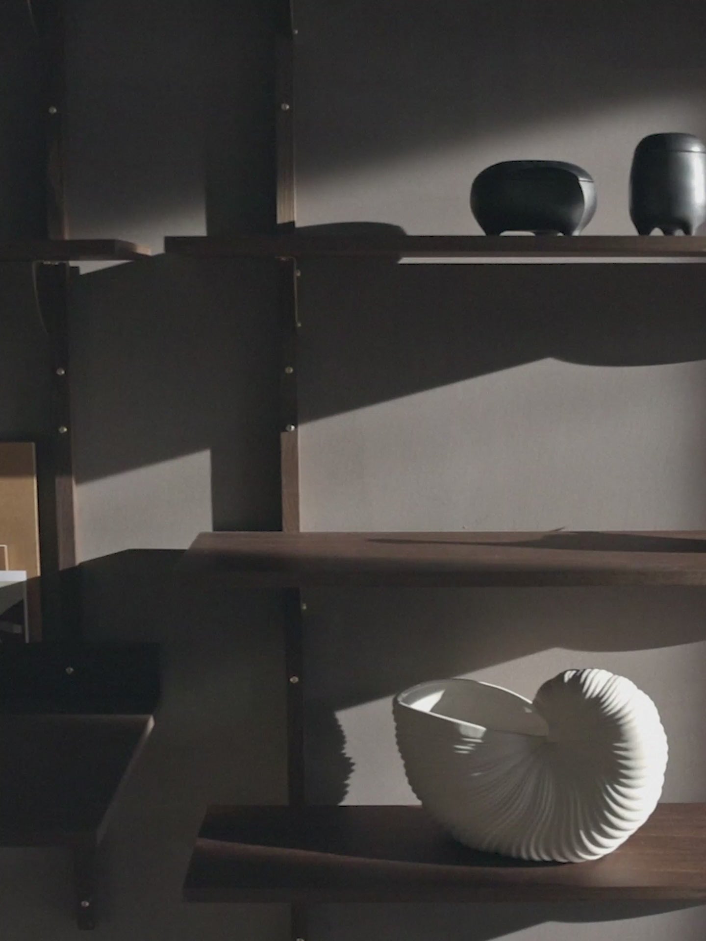 SECTOR DESK wall-mounted desk in oak veneer with brass finish