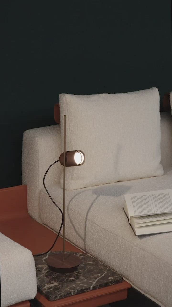 Stolní lampa ONFA ořechové dřevo s grafitovým povrchem