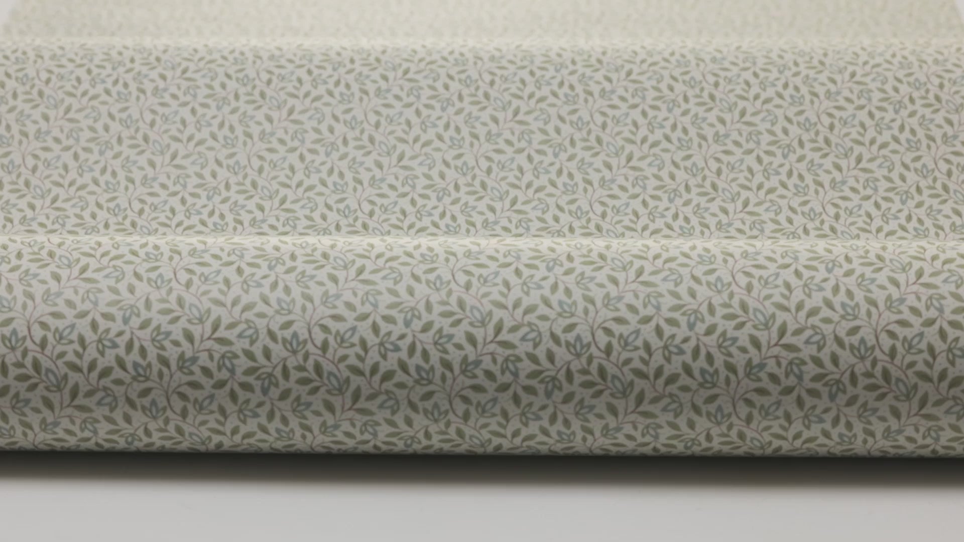 IDA Green and White Floral Pattern Wallpaper