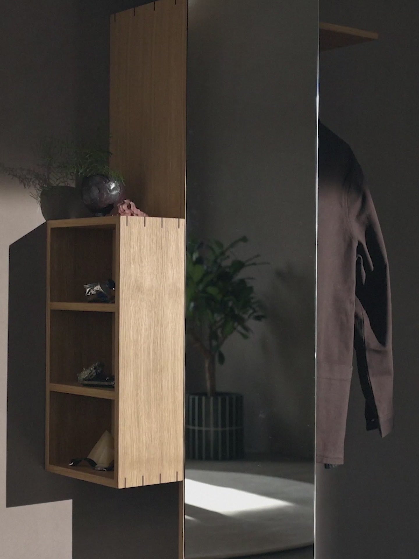 Skříňka se zrcadlem BON HALLWAY CABINET olejovaný dub