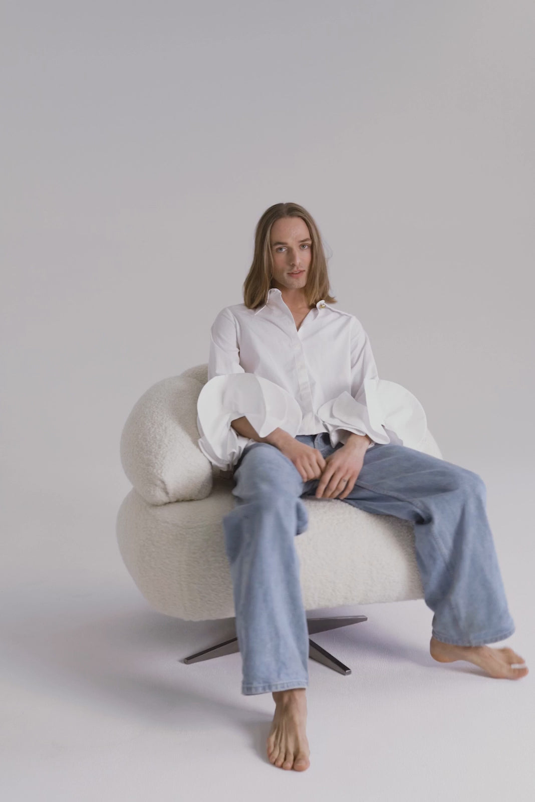 Otočný fotel CROISSANT čalouněný