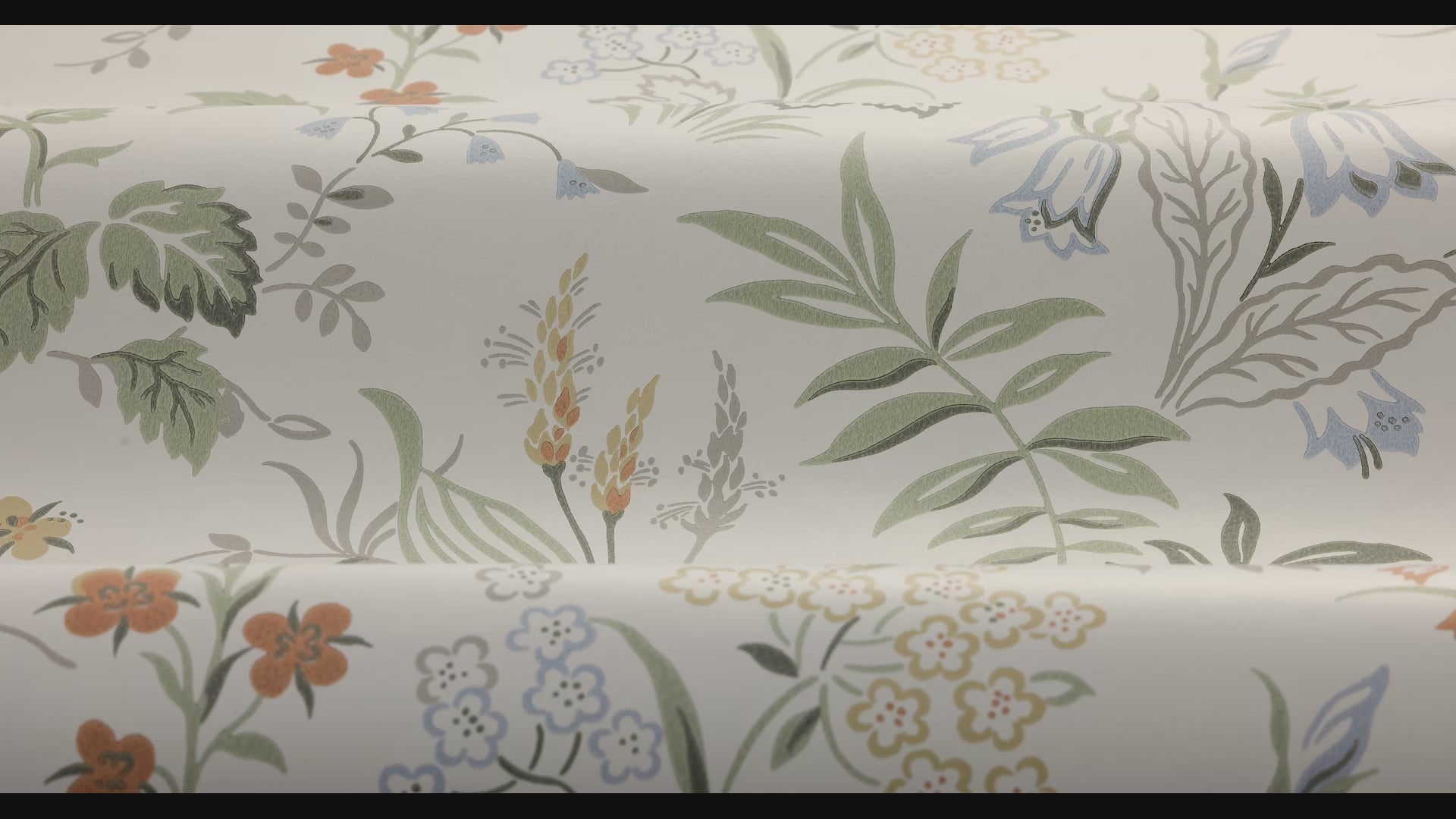 Tapeta s rostlinným motivem FOLKLORE krémová se zelenou