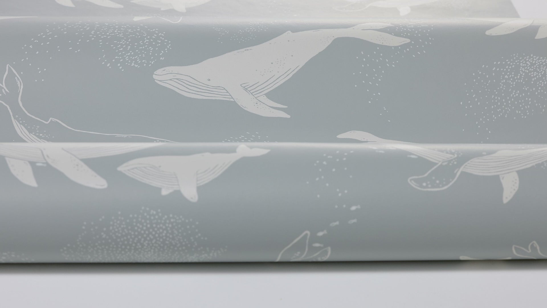Dětská tapeta s motivem zvířat WHALES modrá s bílou