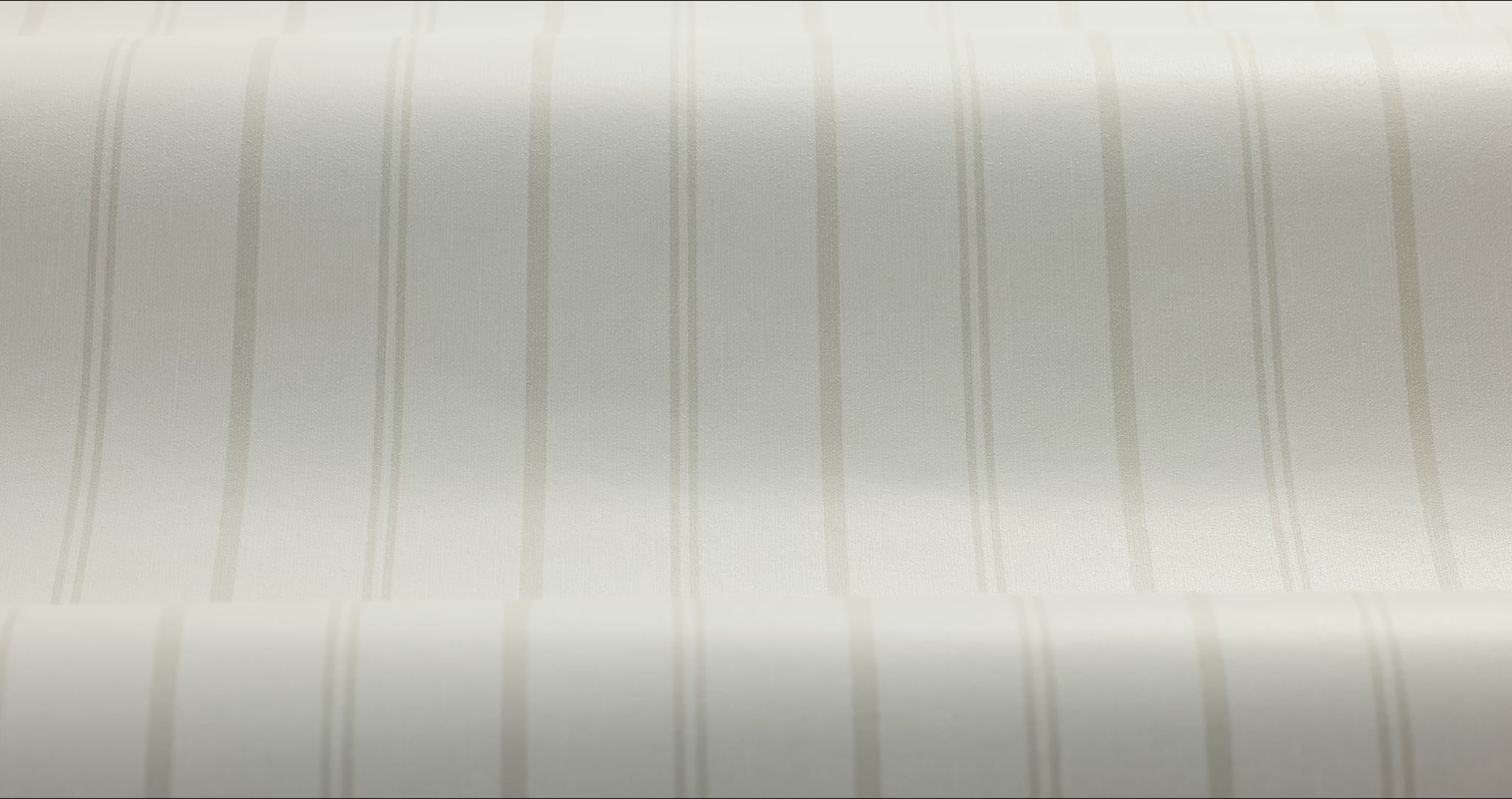 Tapeta s pruhy WOODLAND STRIPE bílá se šedou