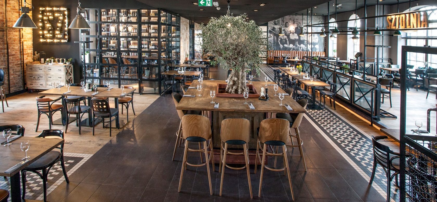 AMADA BST-413 HOKER UPHOLDERED