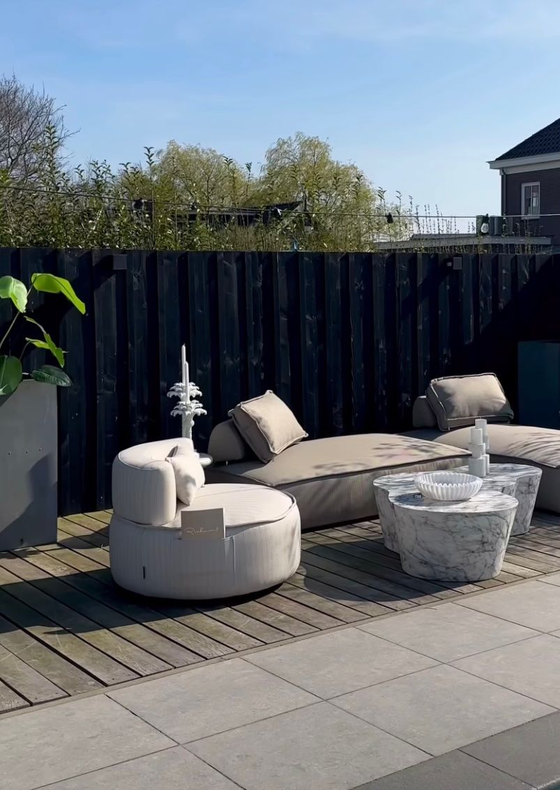 Bílý venkovní boční stolek ROCKYARD