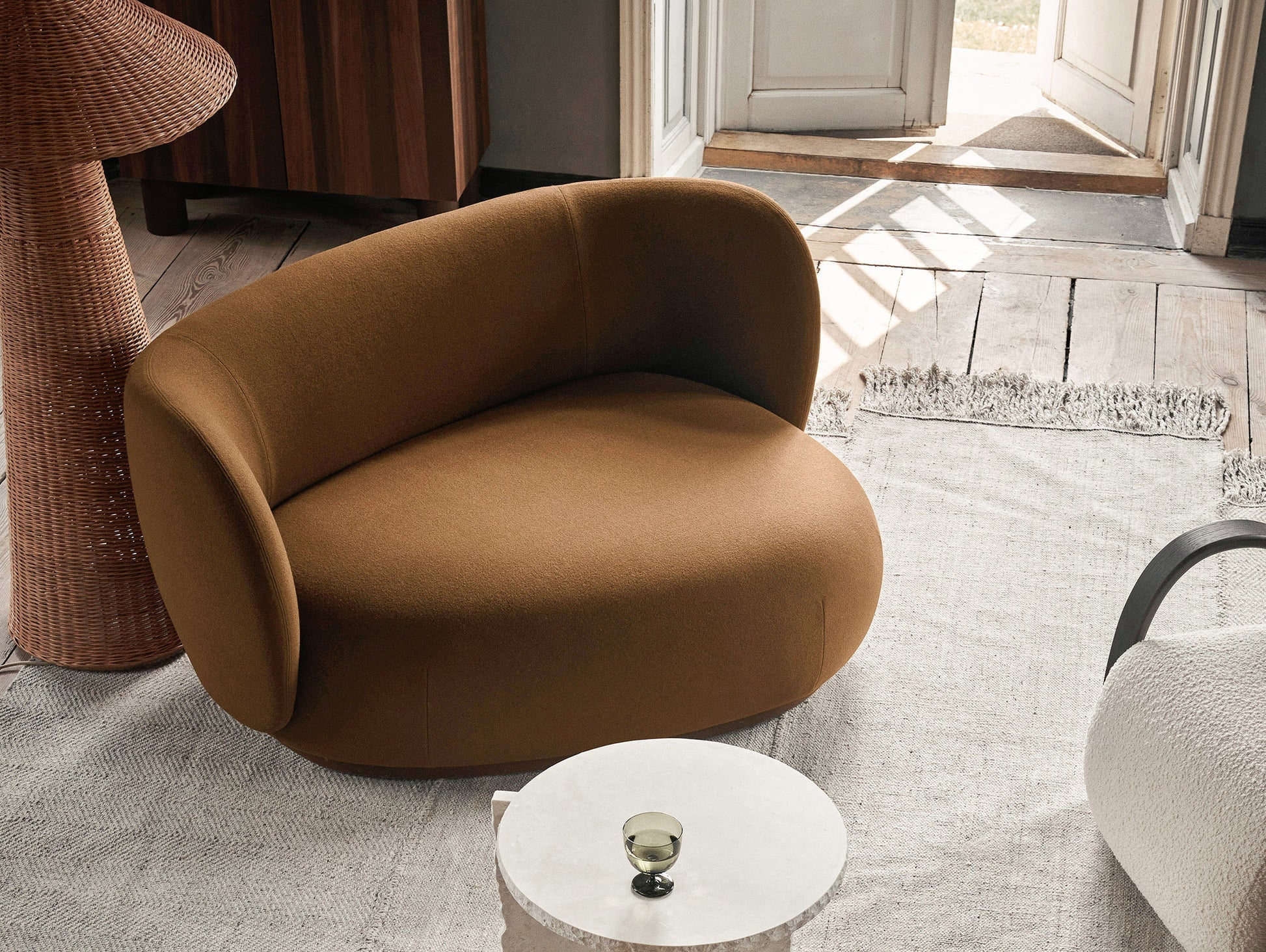 Rohová pohovka RICO CURVE Boucle zlomená bílá