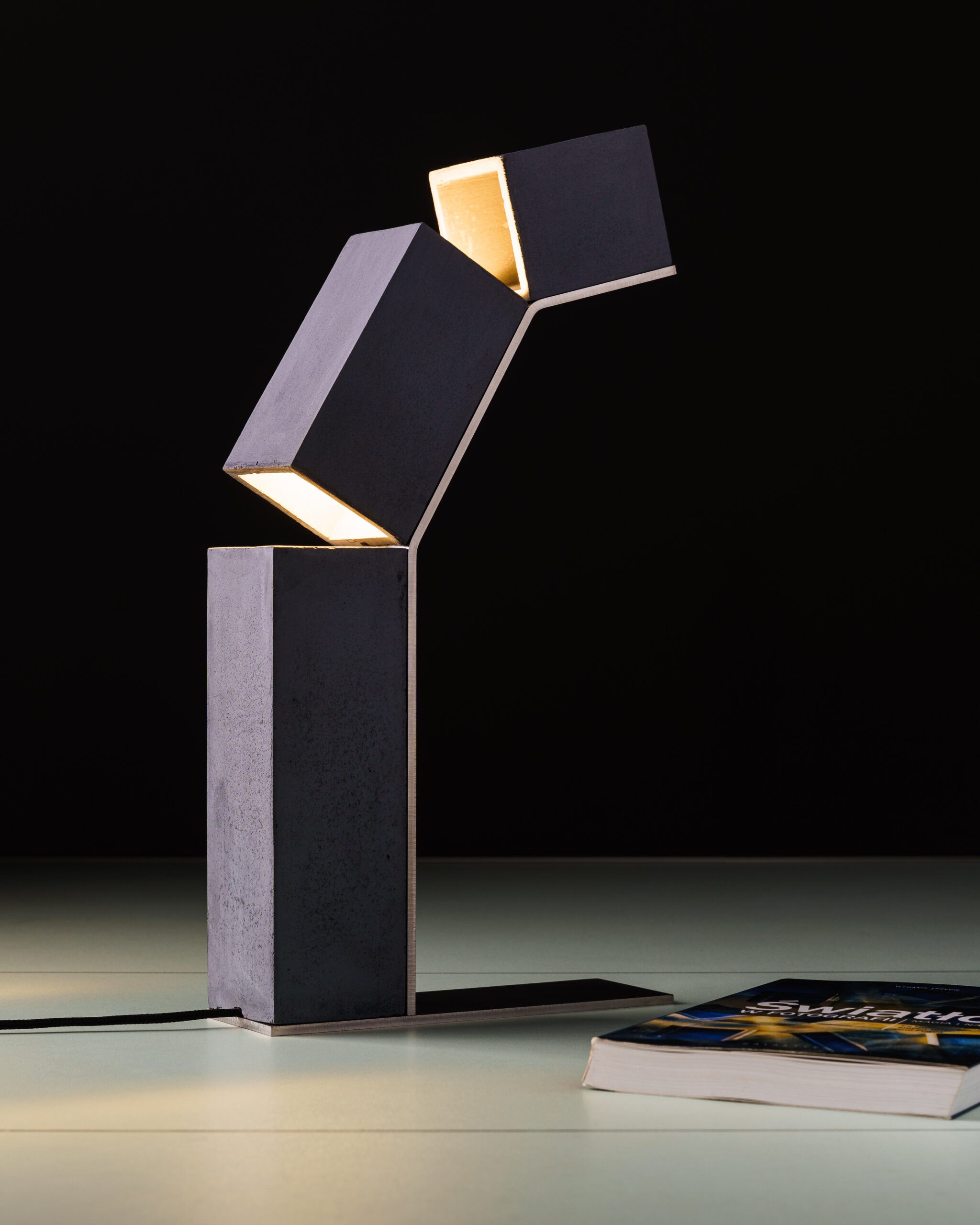 Lampa stołowa ROBOT beton