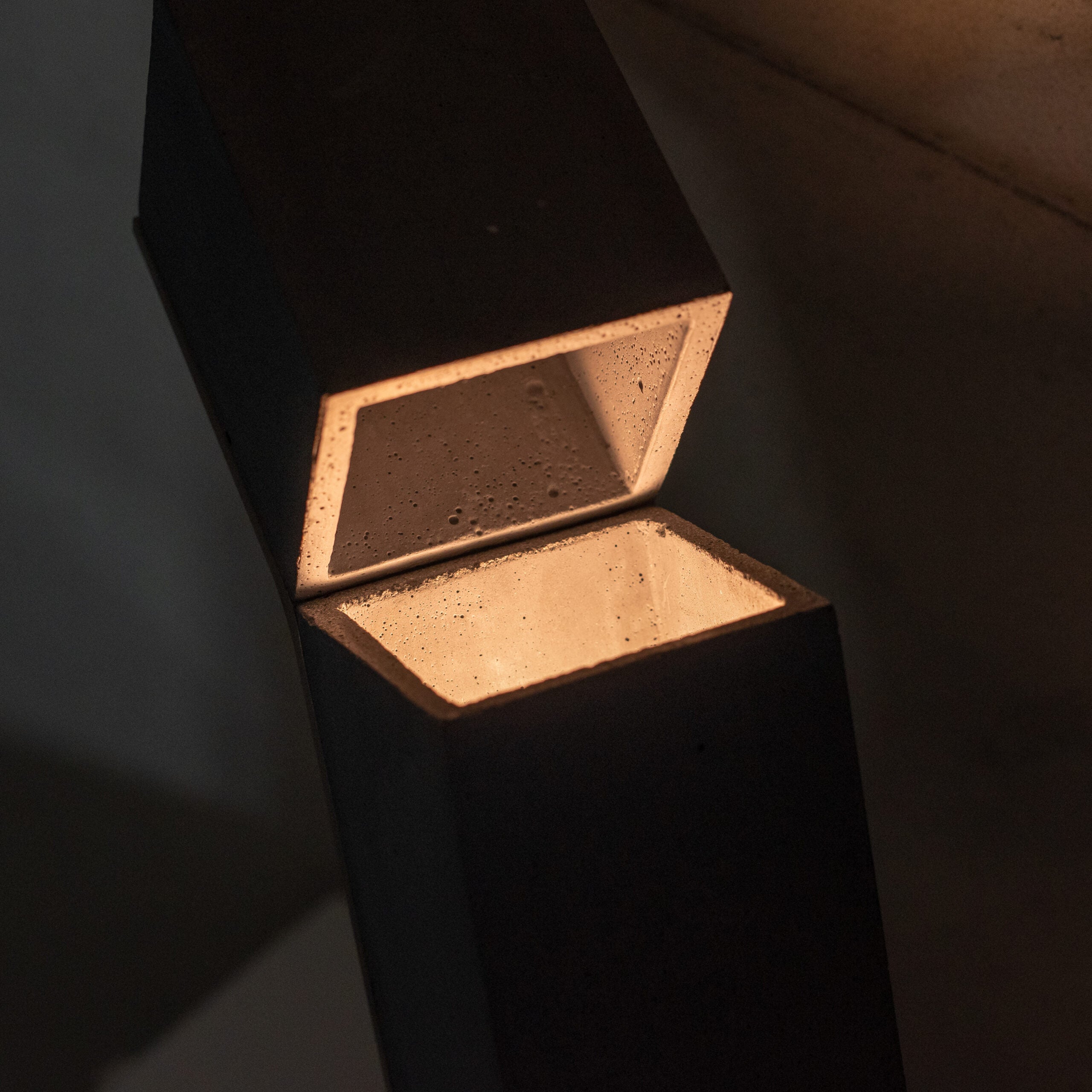 Lampa stołowa ROBOT beton